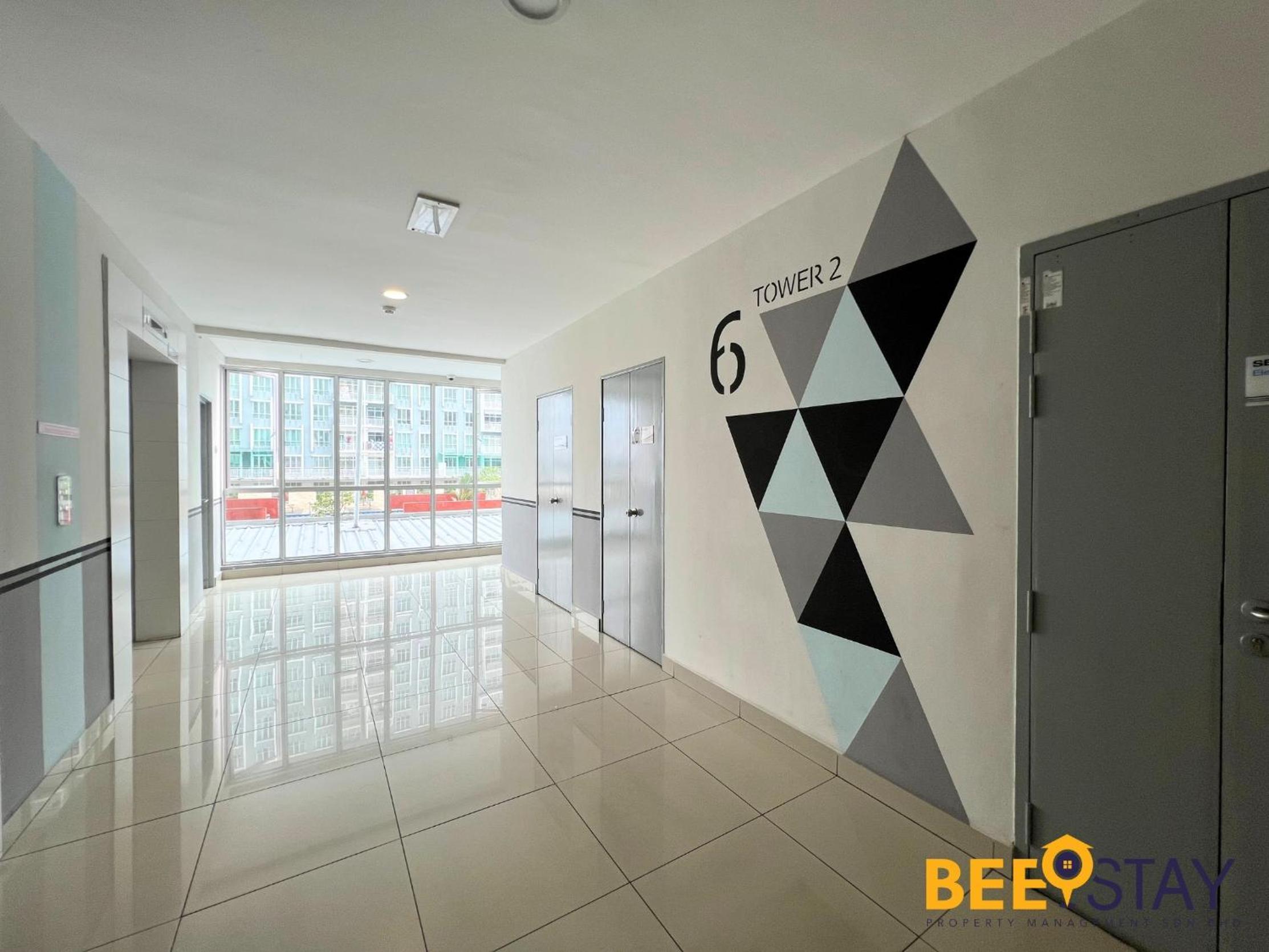 Bandar Saujana Putra 8PAX Residence Pool View