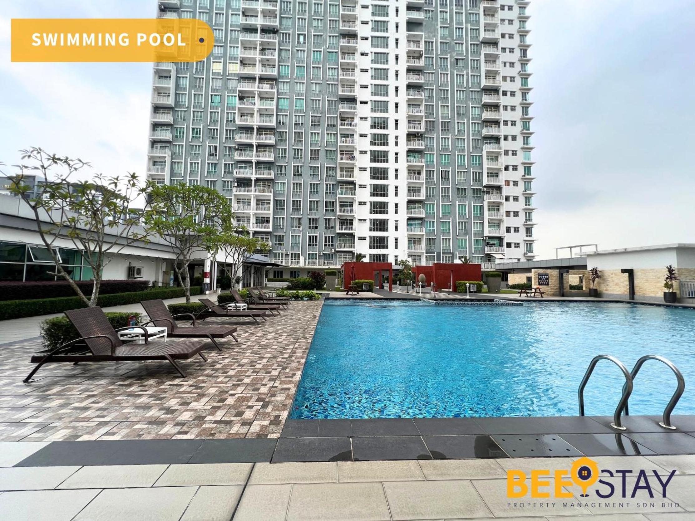 Bandar Saujana Putra 8PAX Residence Pool View