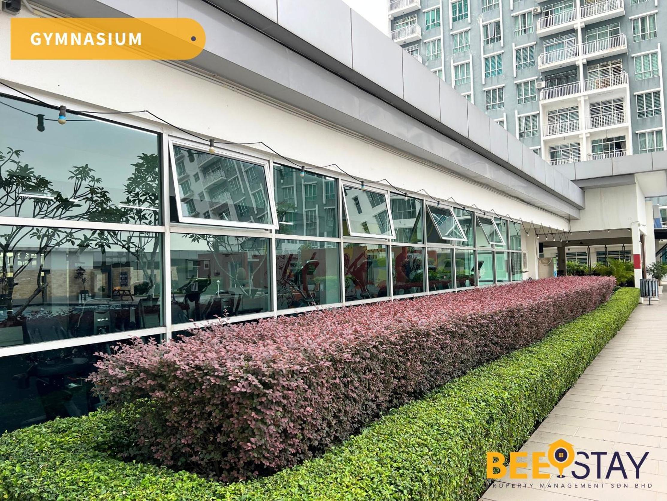 Bandar Saujana Putra 8PAX Residence Pool View