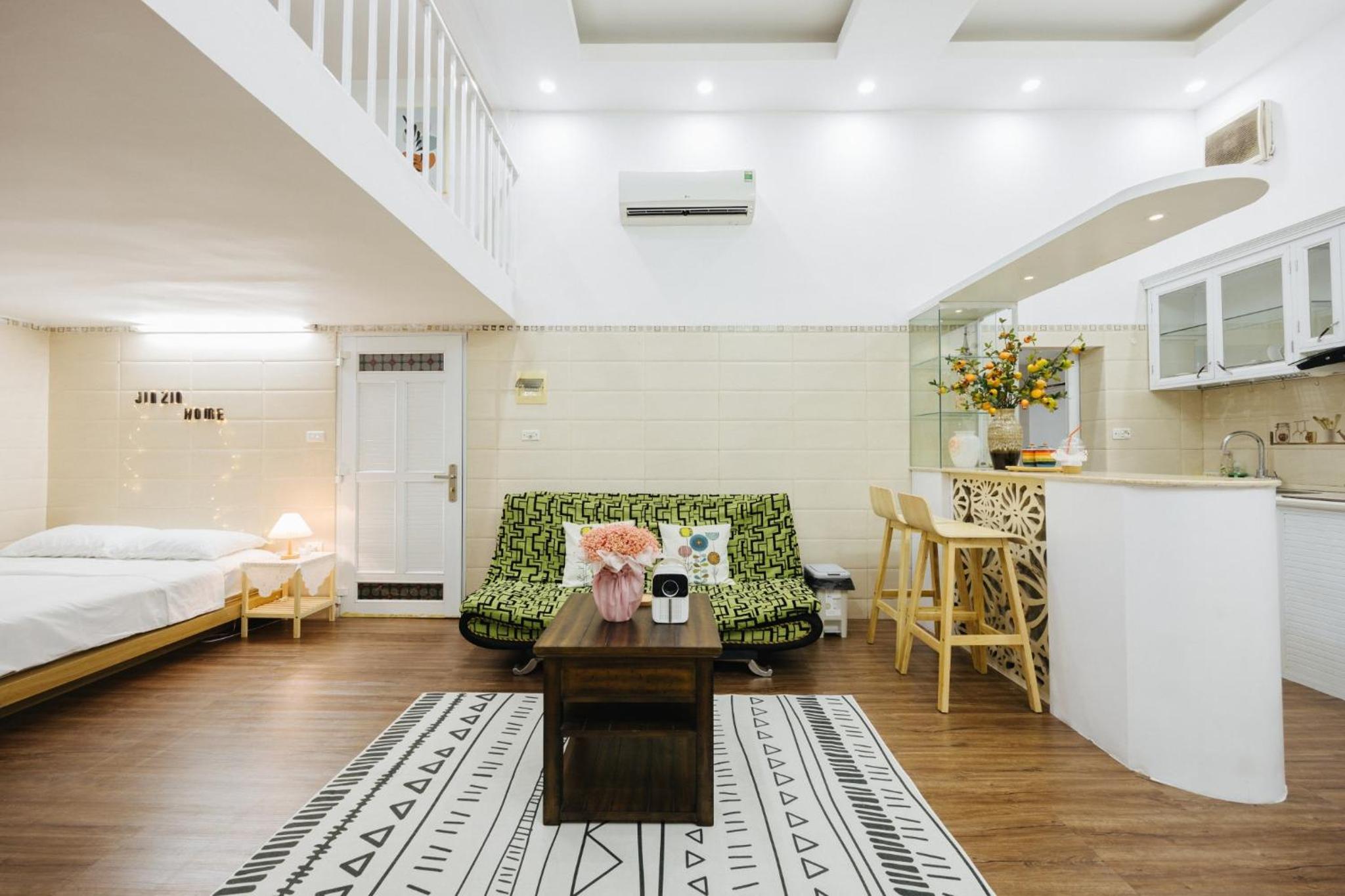 2' to Hoan Kiem Lake Apartment - Heart of Old Quarter - Netflix