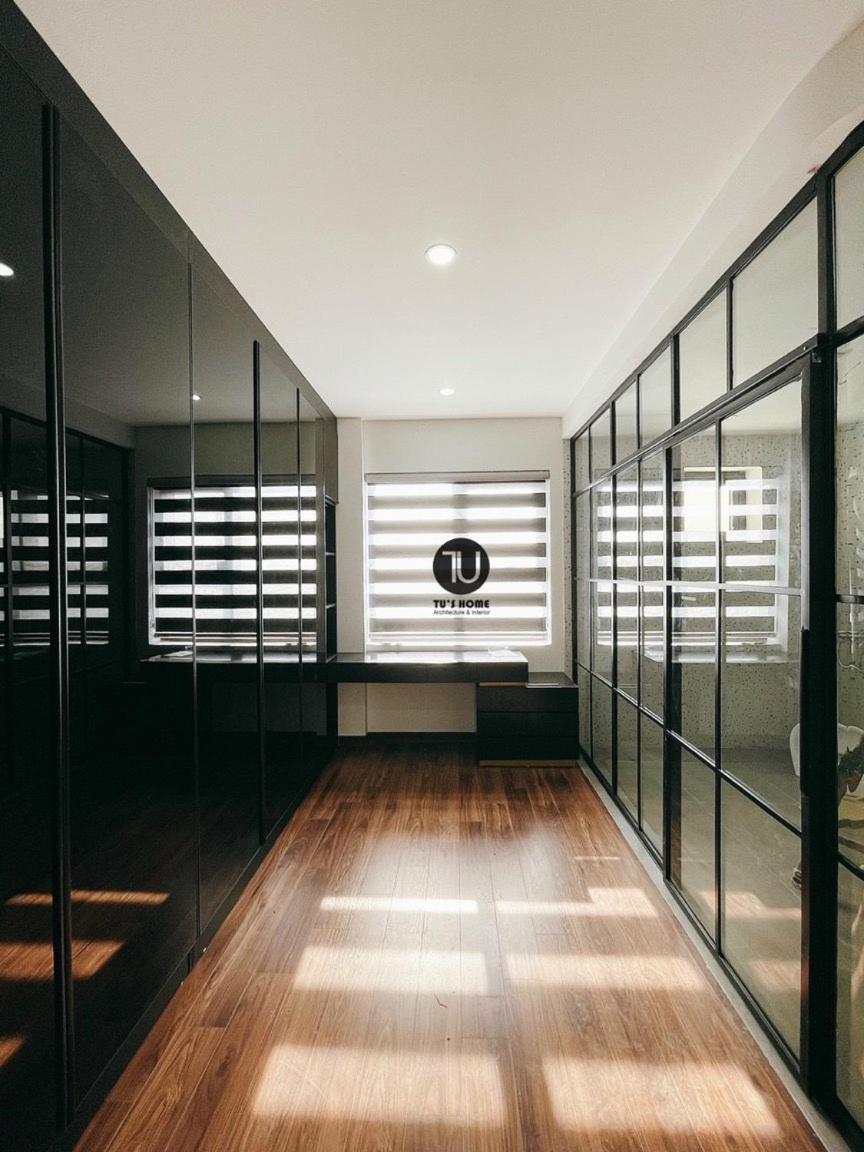 Spacious Apartment with Park Views, Relaxing Bathtub, Netflix & Contemporary Comforts view 2