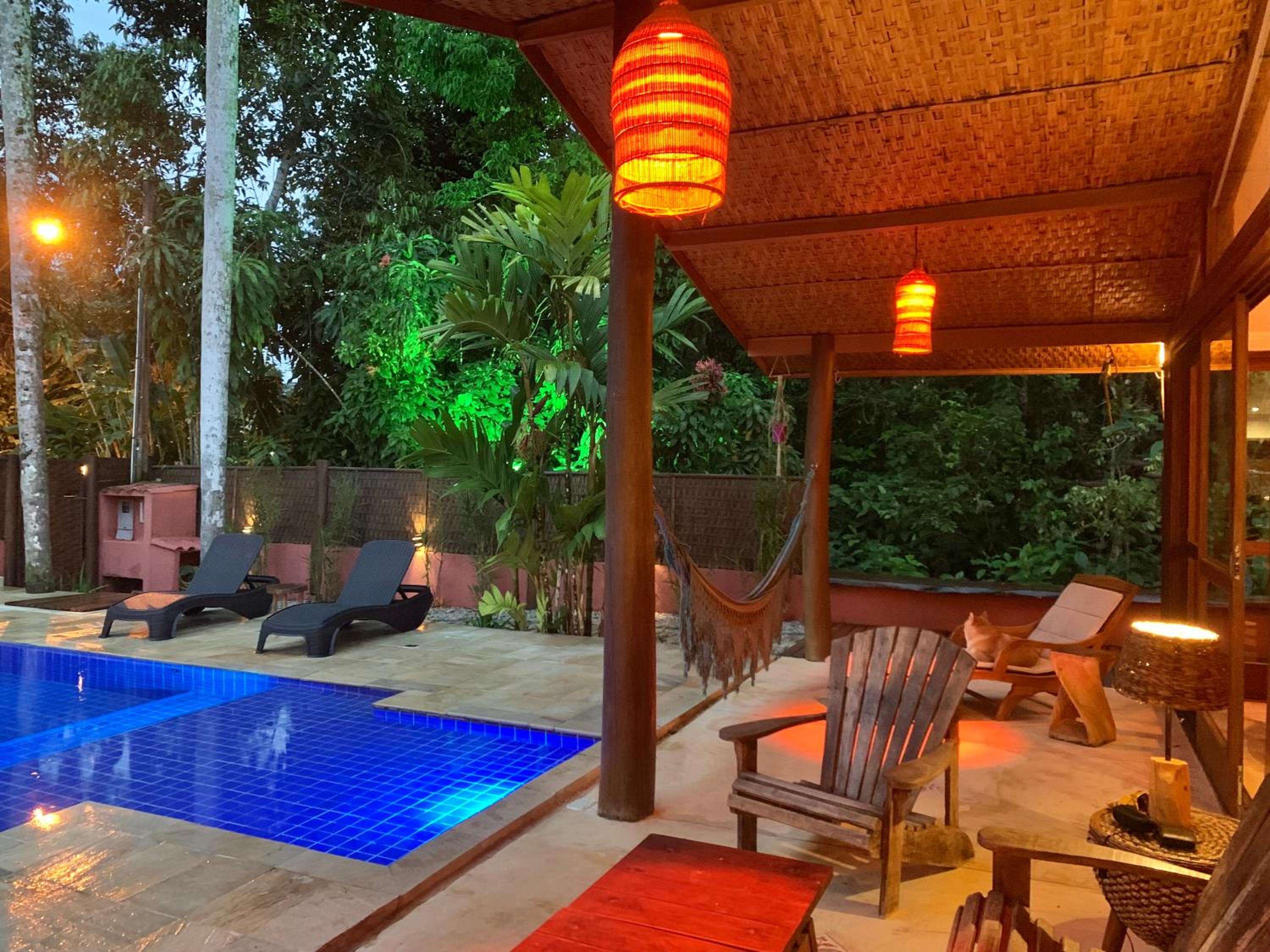 Casa com piscina a poucos minutos da praia