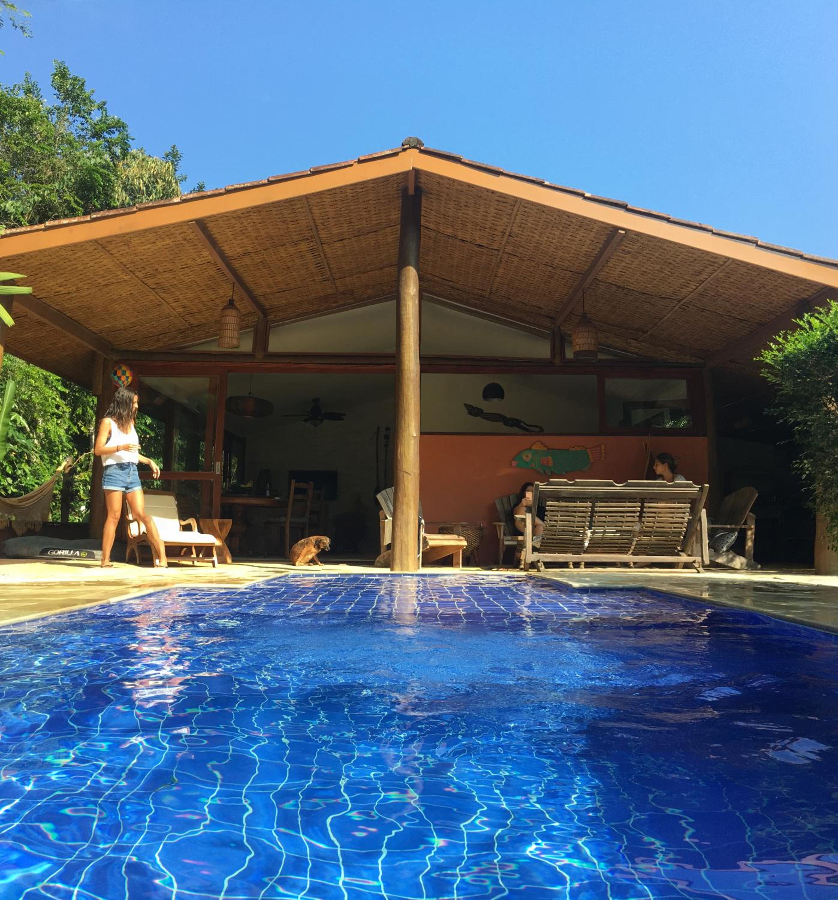 Casa com piscina a poucos minutos da praia