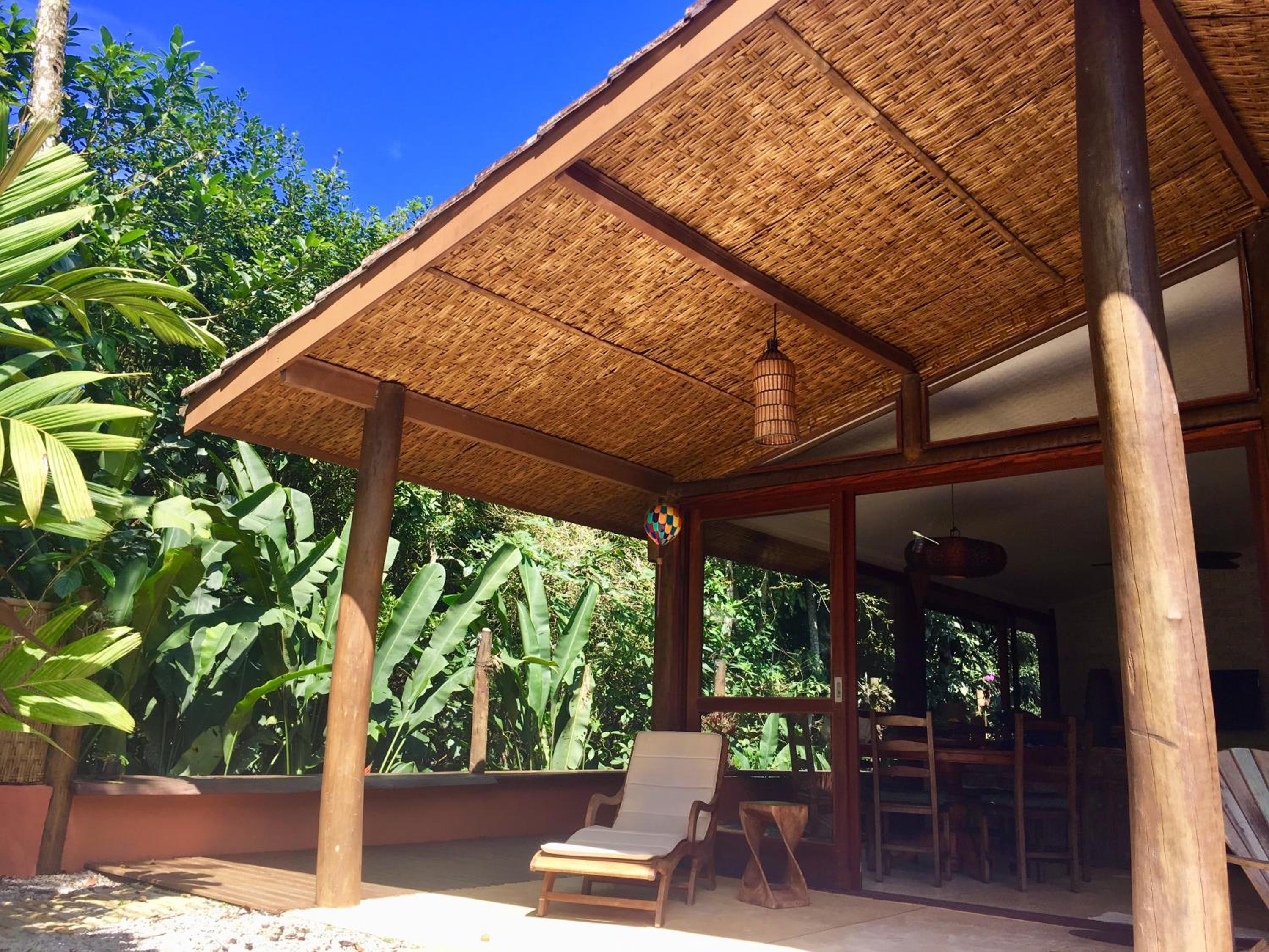 Casa com piscina a poucos minutos da praia