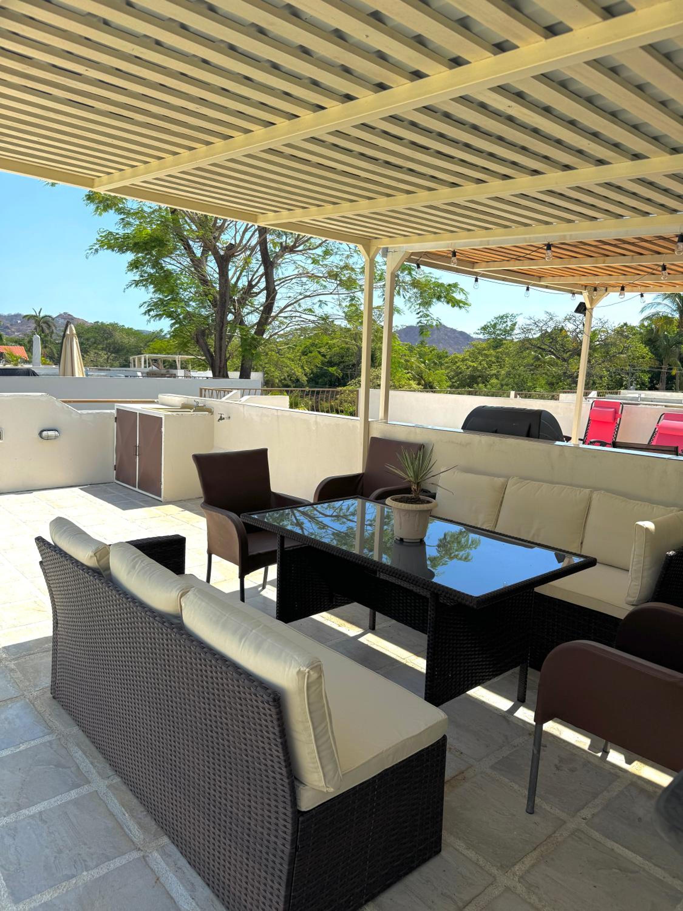 Beach Dreaming Second Floor Condo With Rooftop
