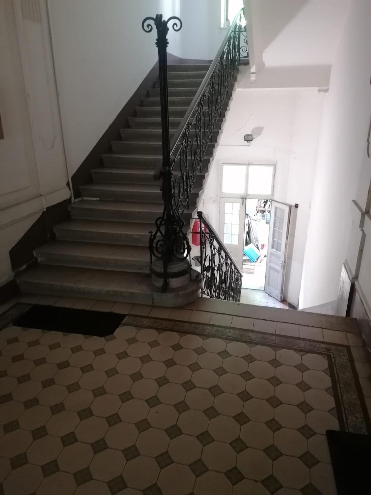 ZAGREB 2 Botanical Garden Budget Apartment view 4
