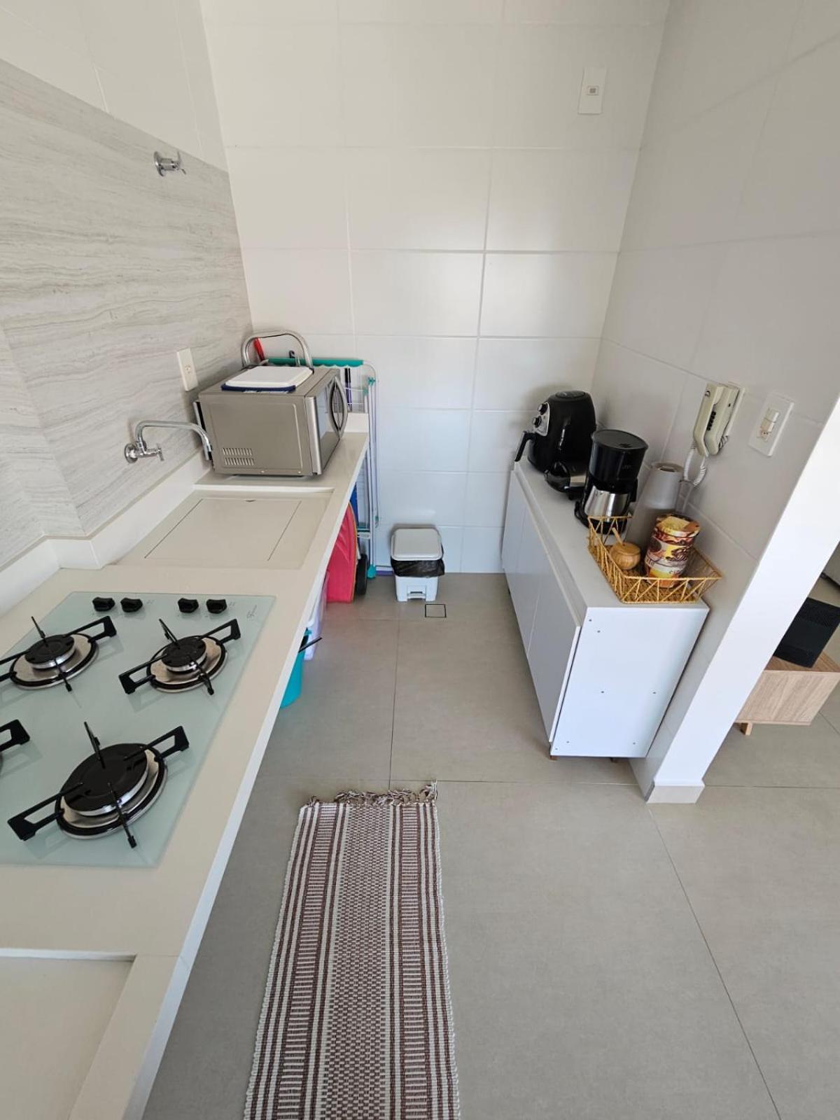 Apto Enseada Guarujá com Terraço Gourmet a 5 minutos da praia