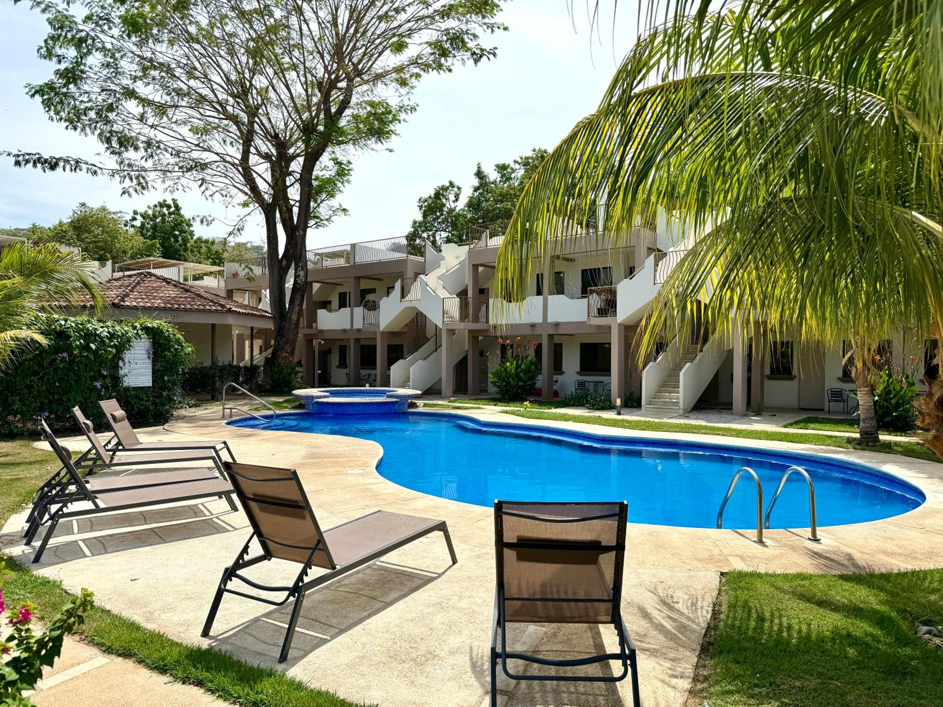 Beach Dreaming Second Floor Condo With Rooftop