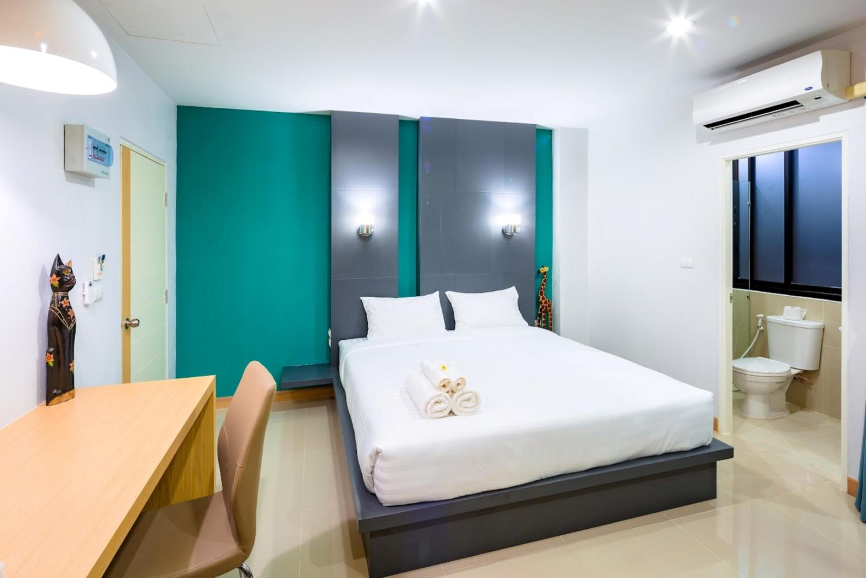 Chalong - Studio Service Apartment - Phoomjai