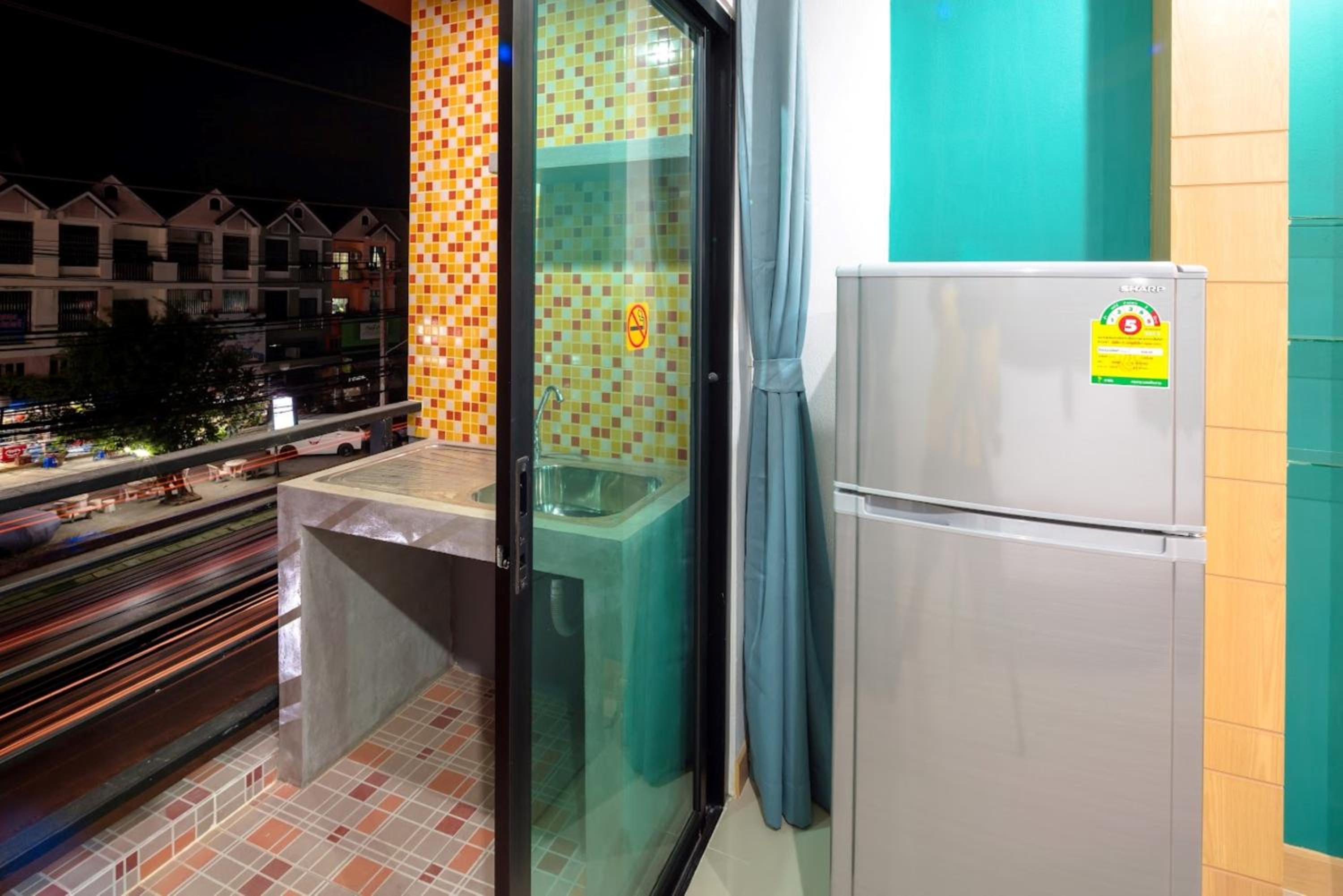 Chalong - Studio Service Apartment - Phoomjai