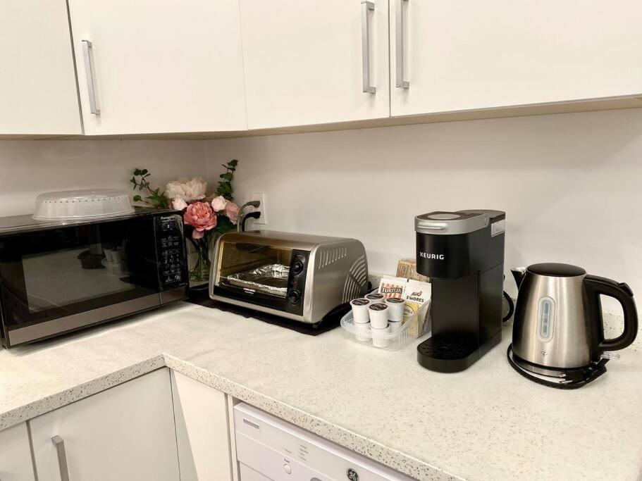 Two Bedroom Suite Burnaby Metrotown