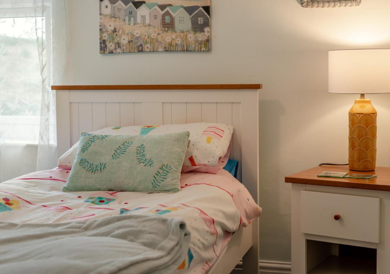 4 Bed in Tintagel oc-trev