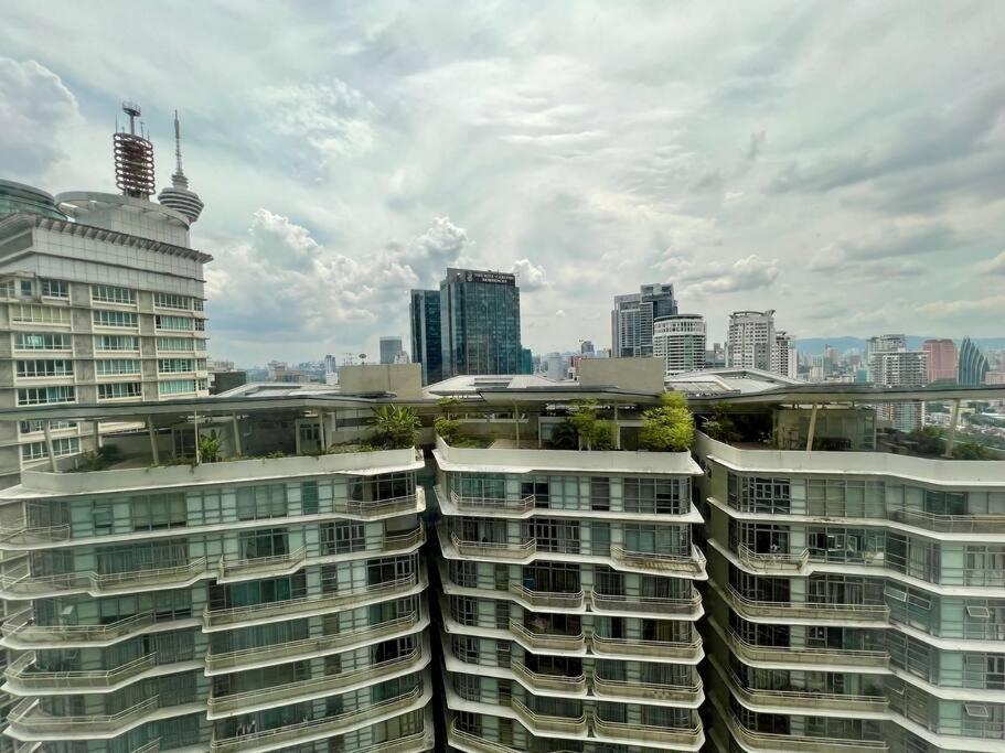 Sky Suites KLCC 2BR/2Bed/4Pax/FreeWi-Fi/8minKLCC