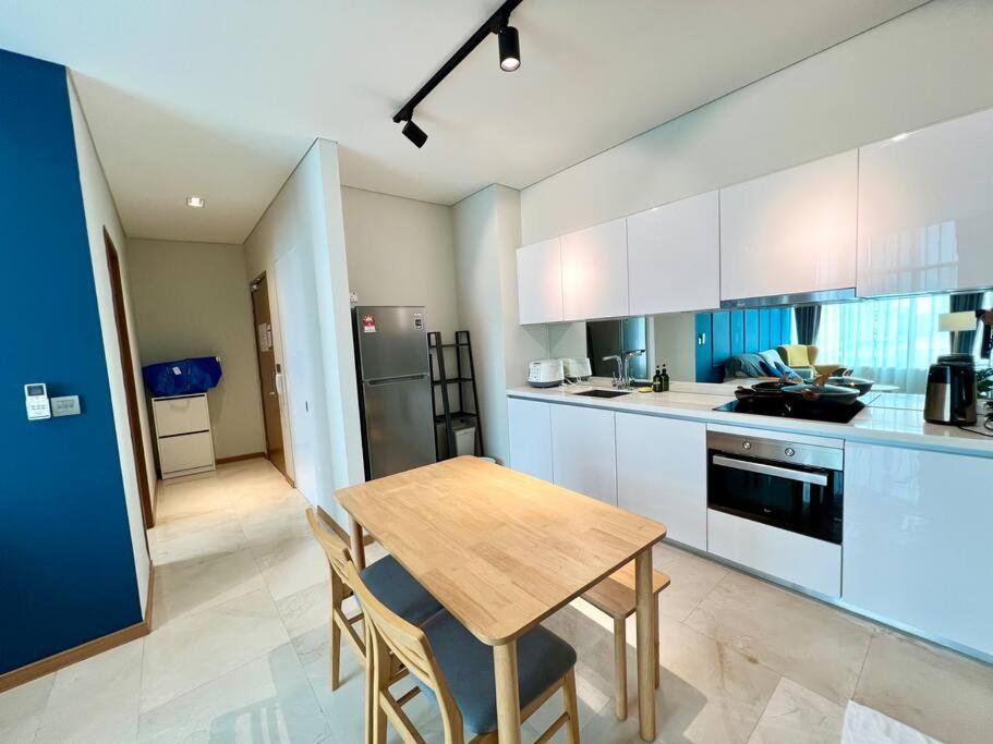 Sky Suites KLCC 2BR/2Bed/4Pax/FreeWi-Fi/8minKLCC