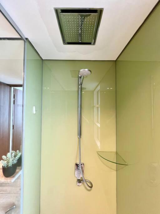 Sky Suites KLCC 2BR/2Bed/4Pax/FreeWi-Fi/8minKLCC
