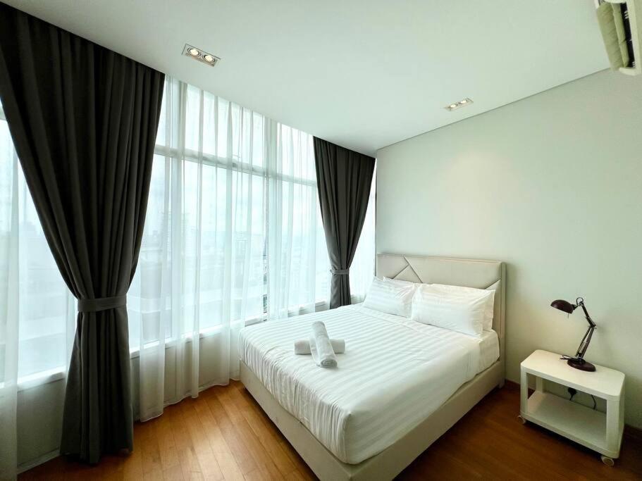 Sky Suites KLCC 2BR/2Bed/4Pax/FreeWi-Fi/8minKLCC