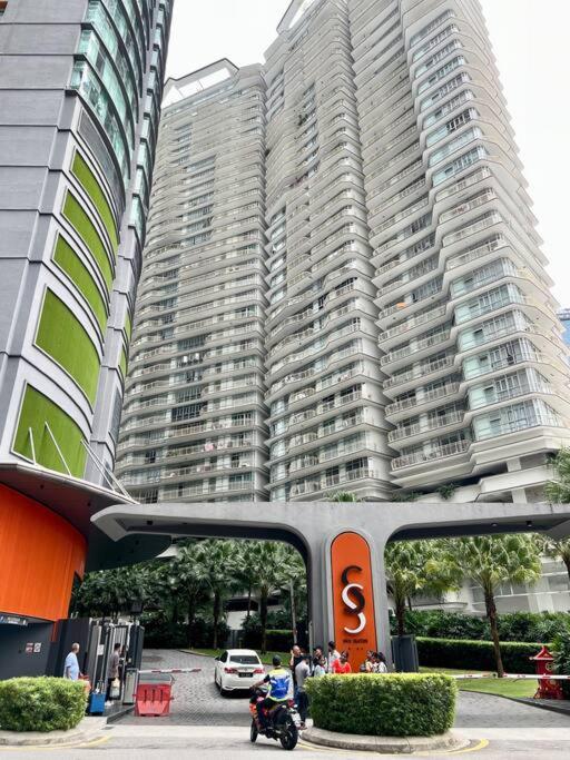 Sky Suites KLCC 2BR/2Bed/4Pax/FreeWi-Fi/8minKLCC