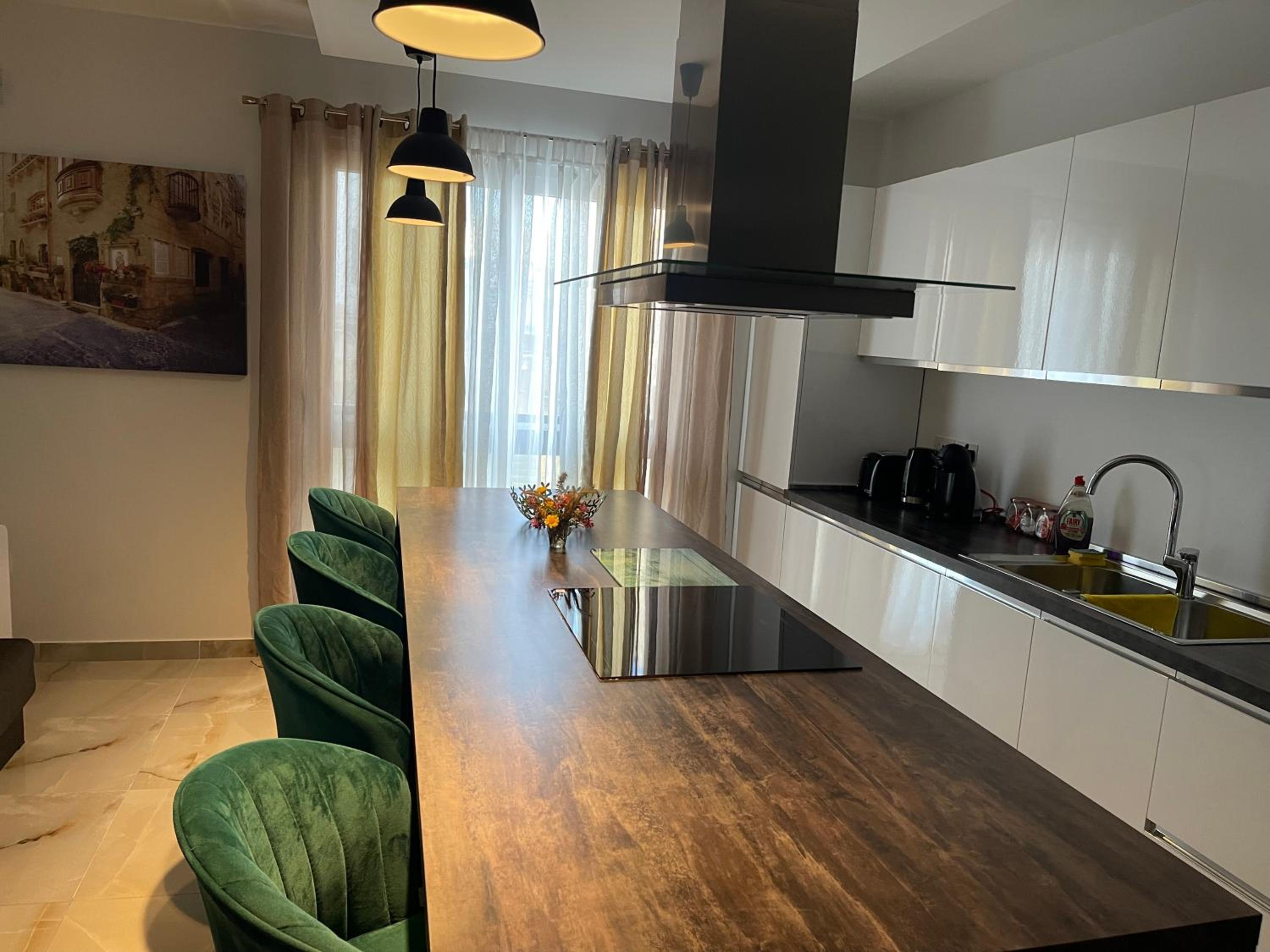 161 Maranello Court, Apartment 1
