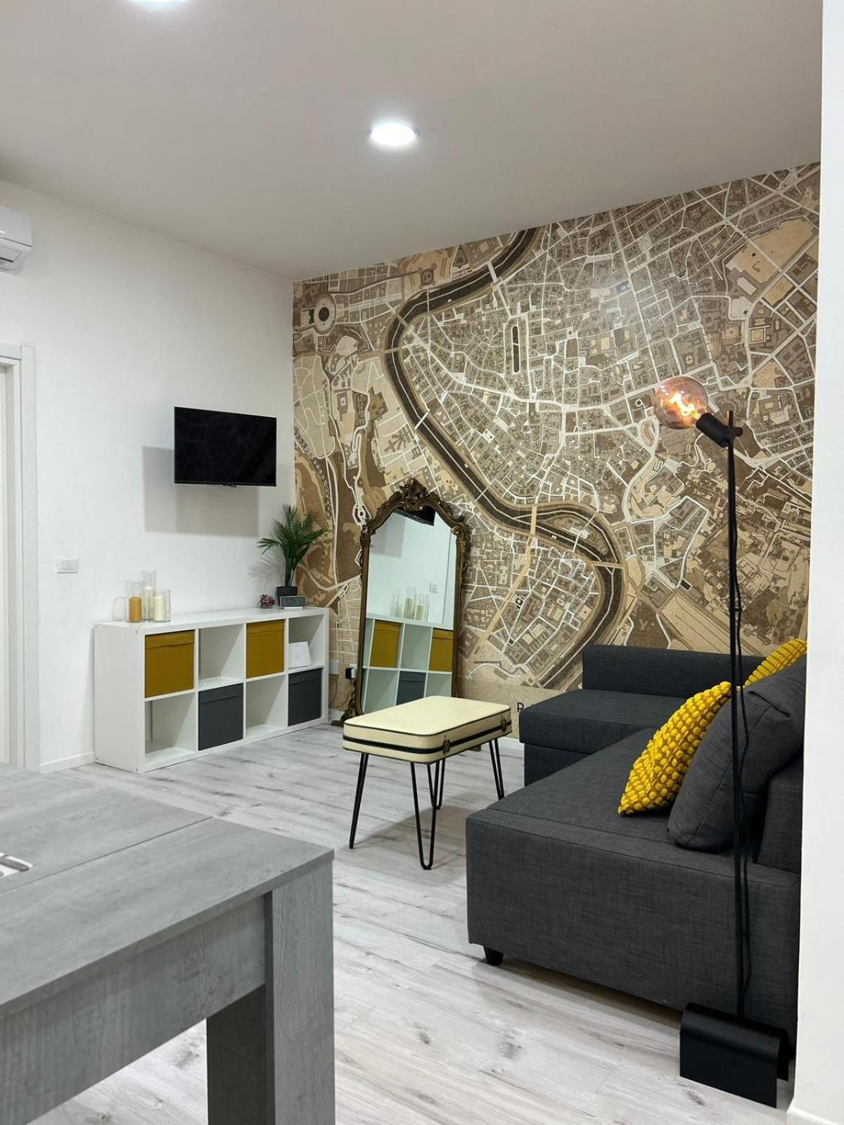 1 Minute from San Pietro - Nicole House