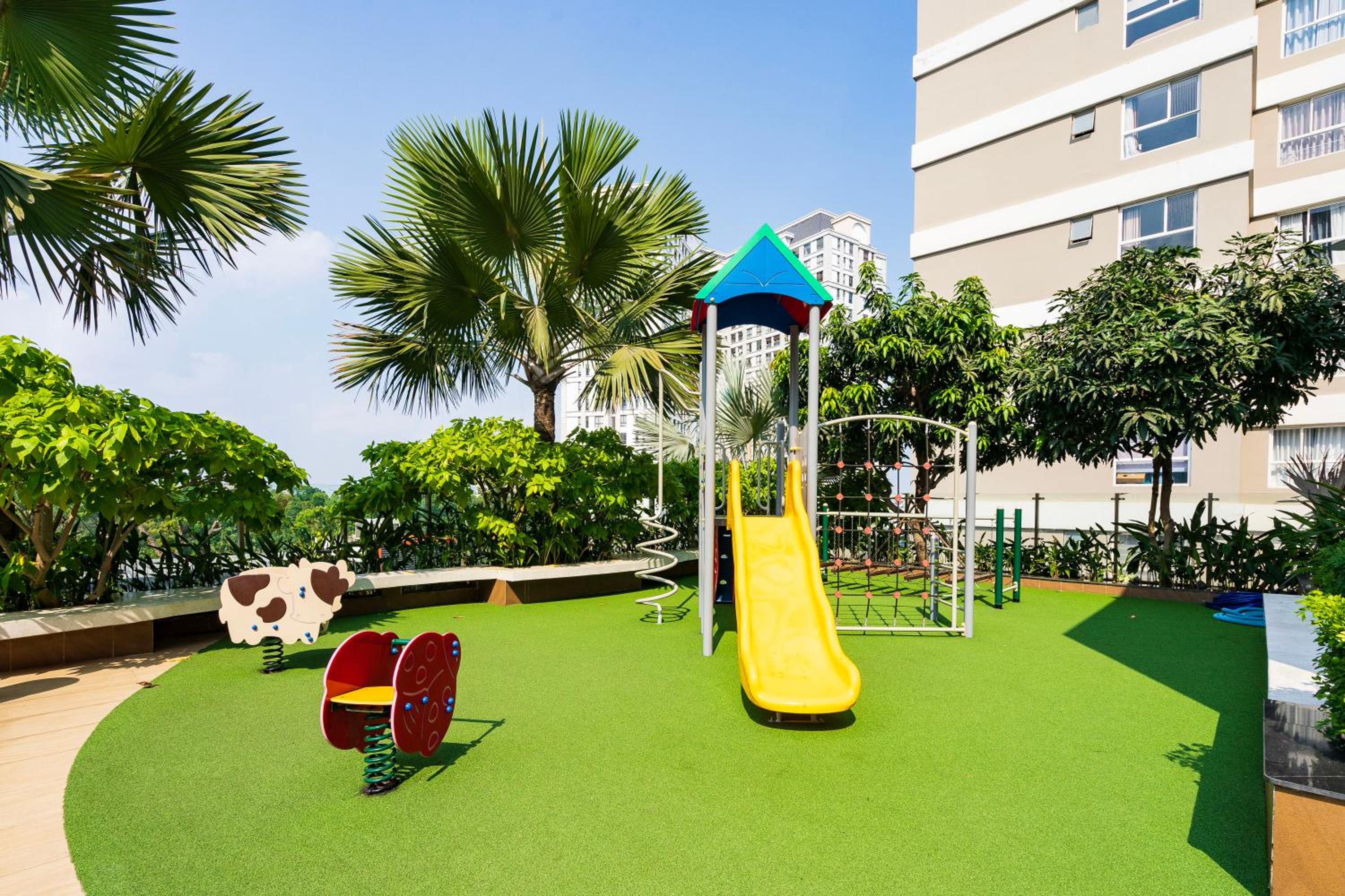 KIRAKUAN CHILL 2BR Pool/Gym