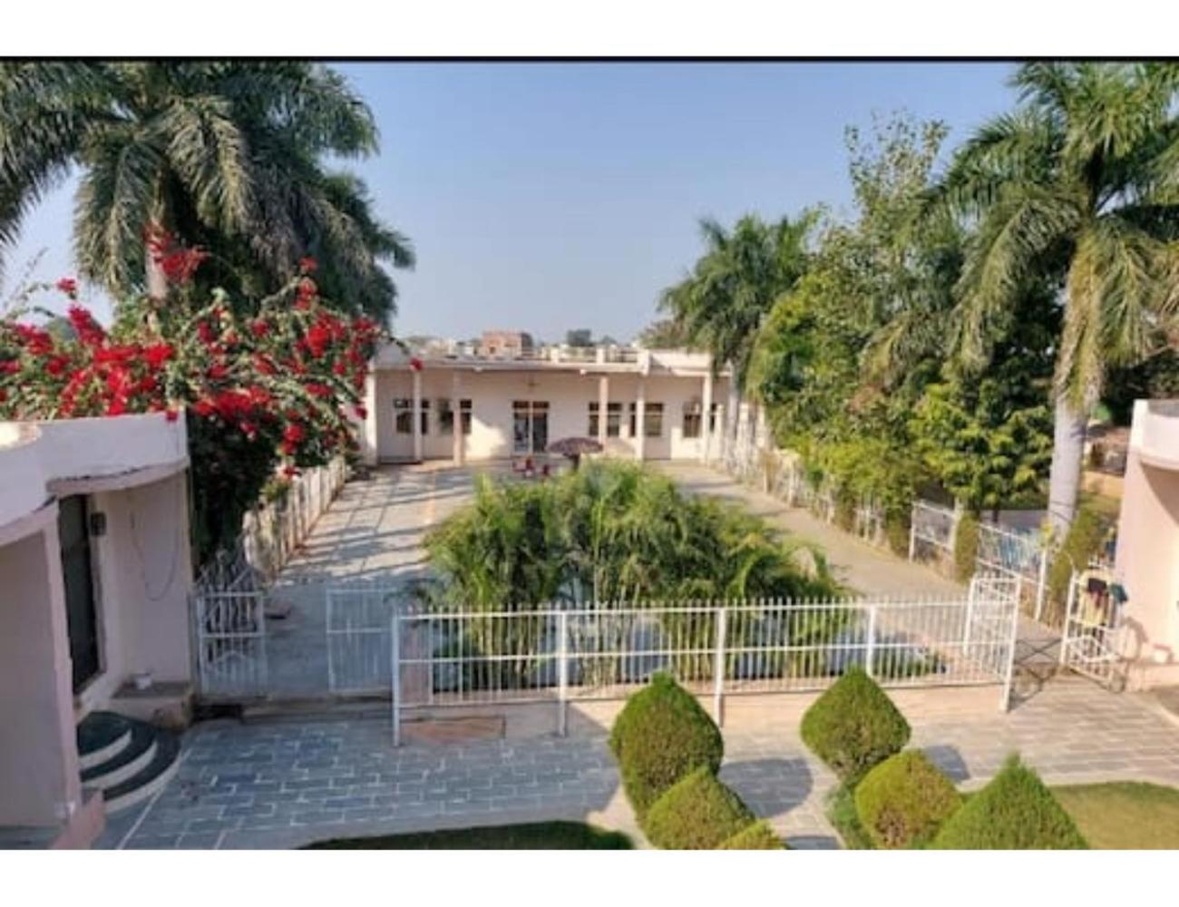 Hotel Green view, Shivpuri