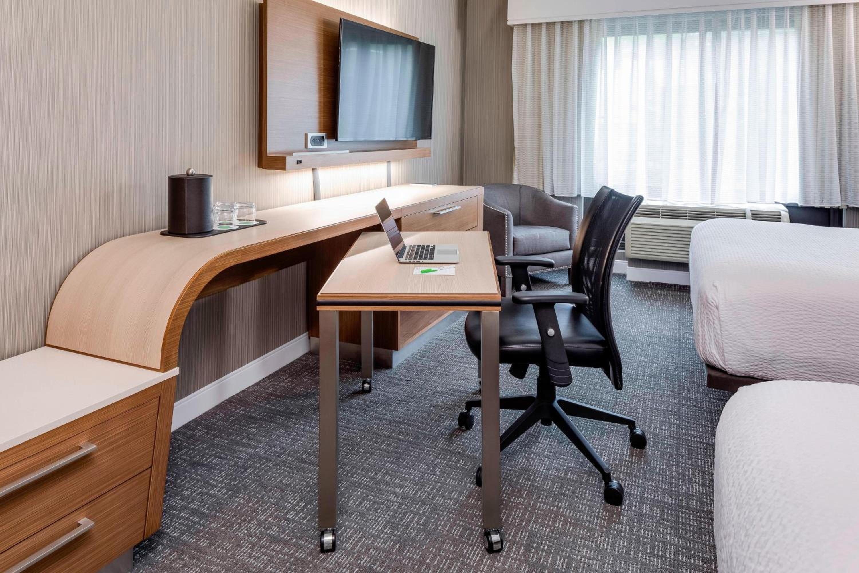 Portsmouth Vacations - Courtyard by Marriott Portsmouth - Property Image 22