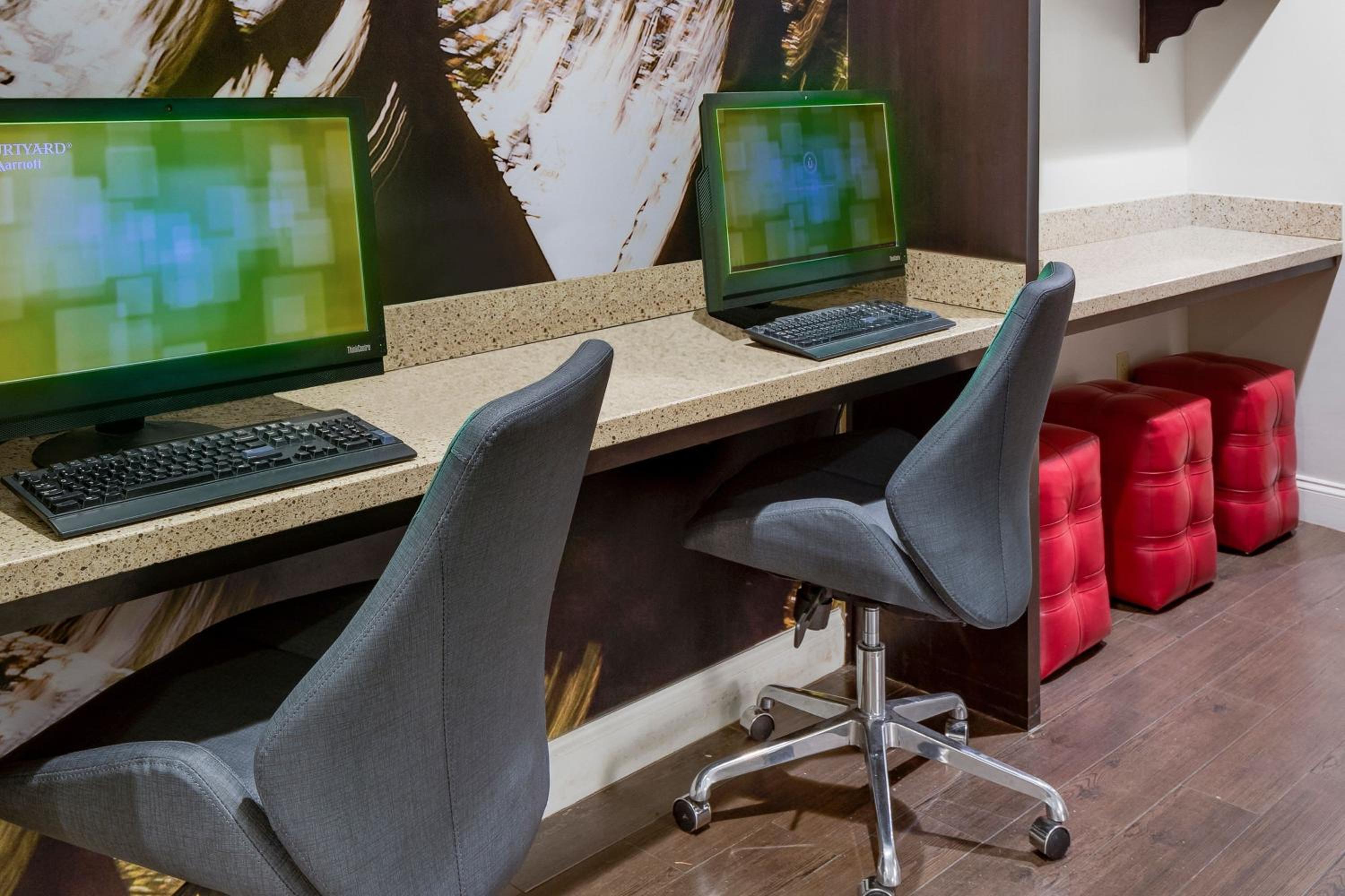 Portsmouth Vacations - Courtyard by Marriott Portsmouth - Property Image 12