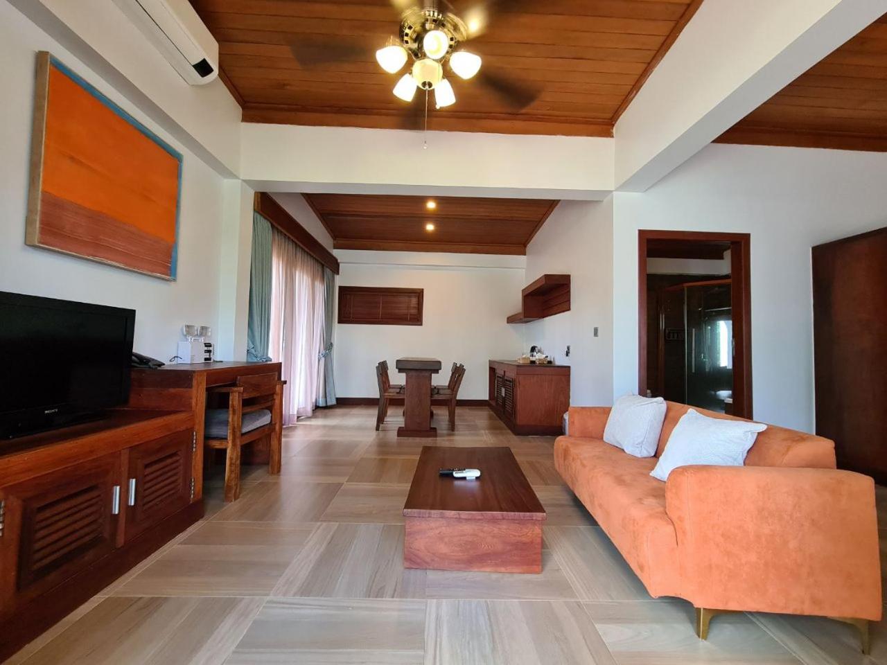 Mayura Hill Resort