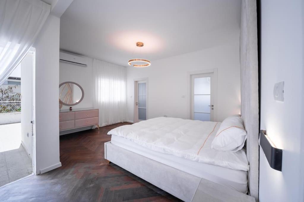 Stylish 4BR Villa - Herzliya Pituah, photo 17