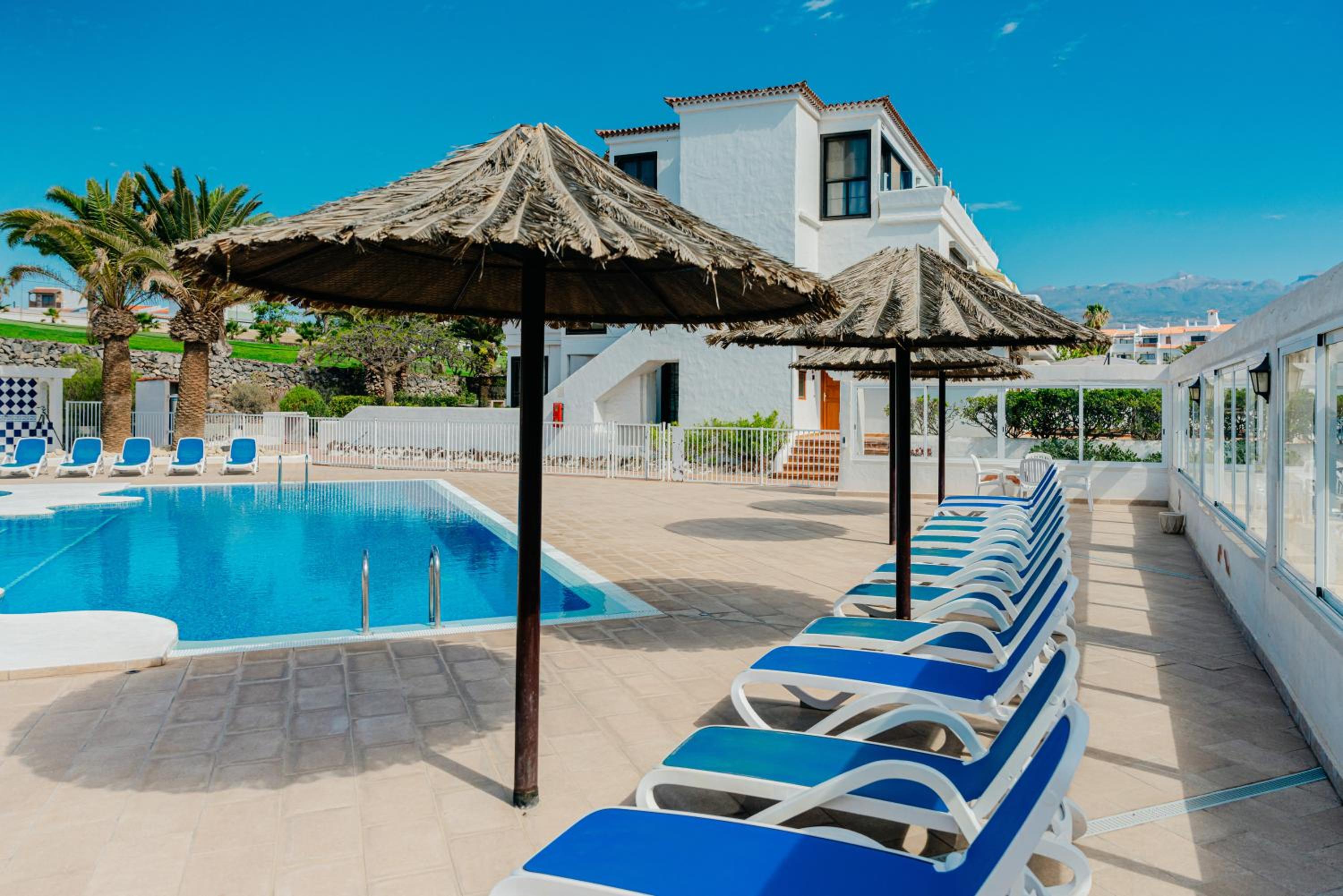 1BDR Sunny Terrace Apartment