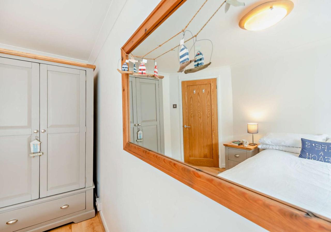 3 Bed in Little Haven oc-h27960