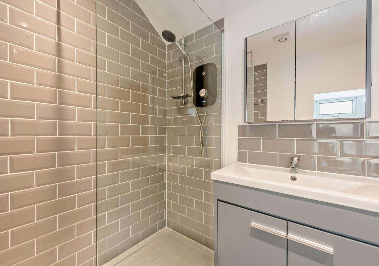 3 Bed in Little Haven oc-h27960