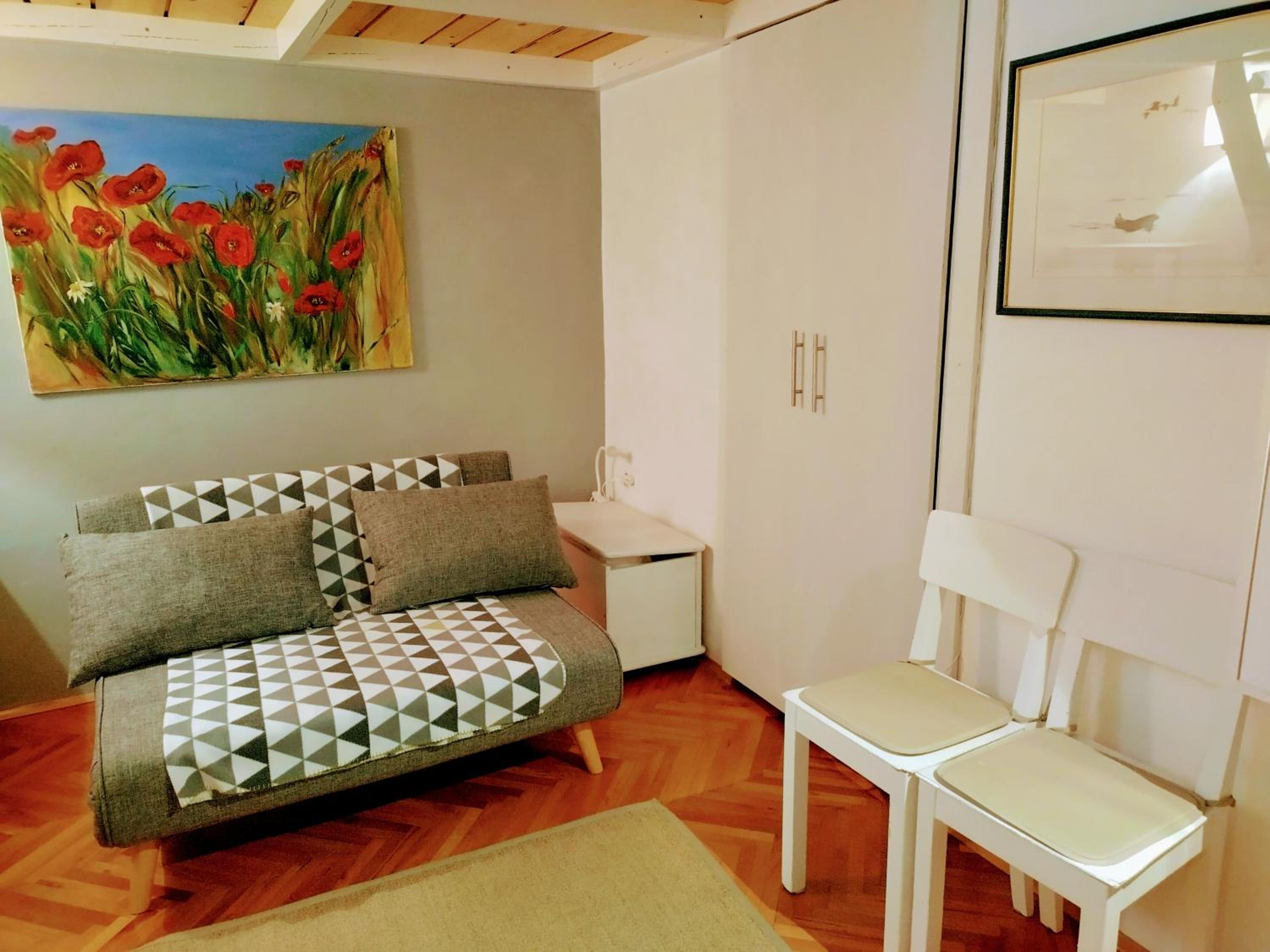 Isola Studio Rosa view 2
