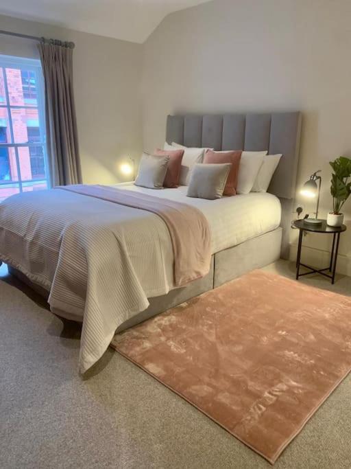 Osbourne House PINK 2 bed, 2 and half bath view 2