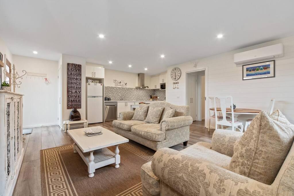 Joan's Beach Cottage - Image 4