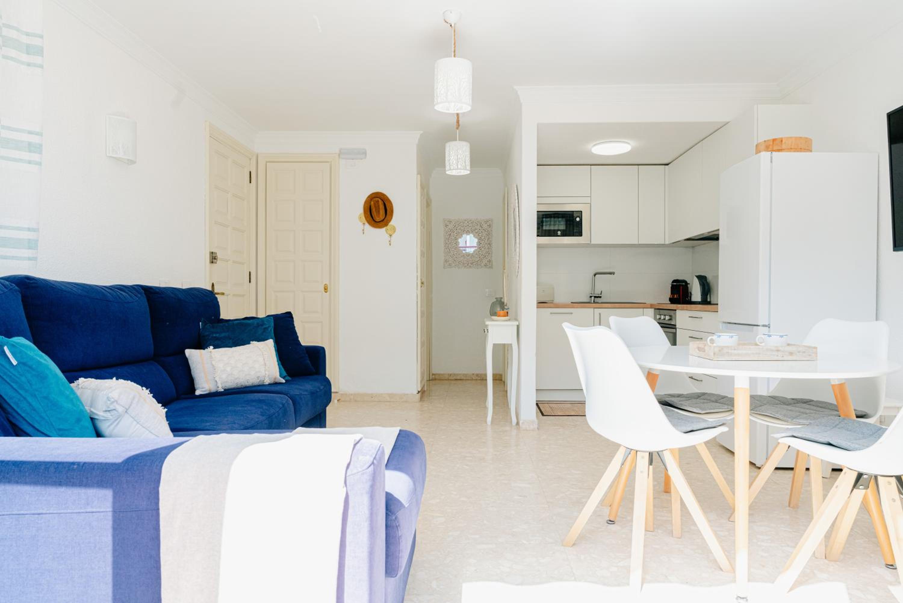 1BDR Sunny Terrace Apartment