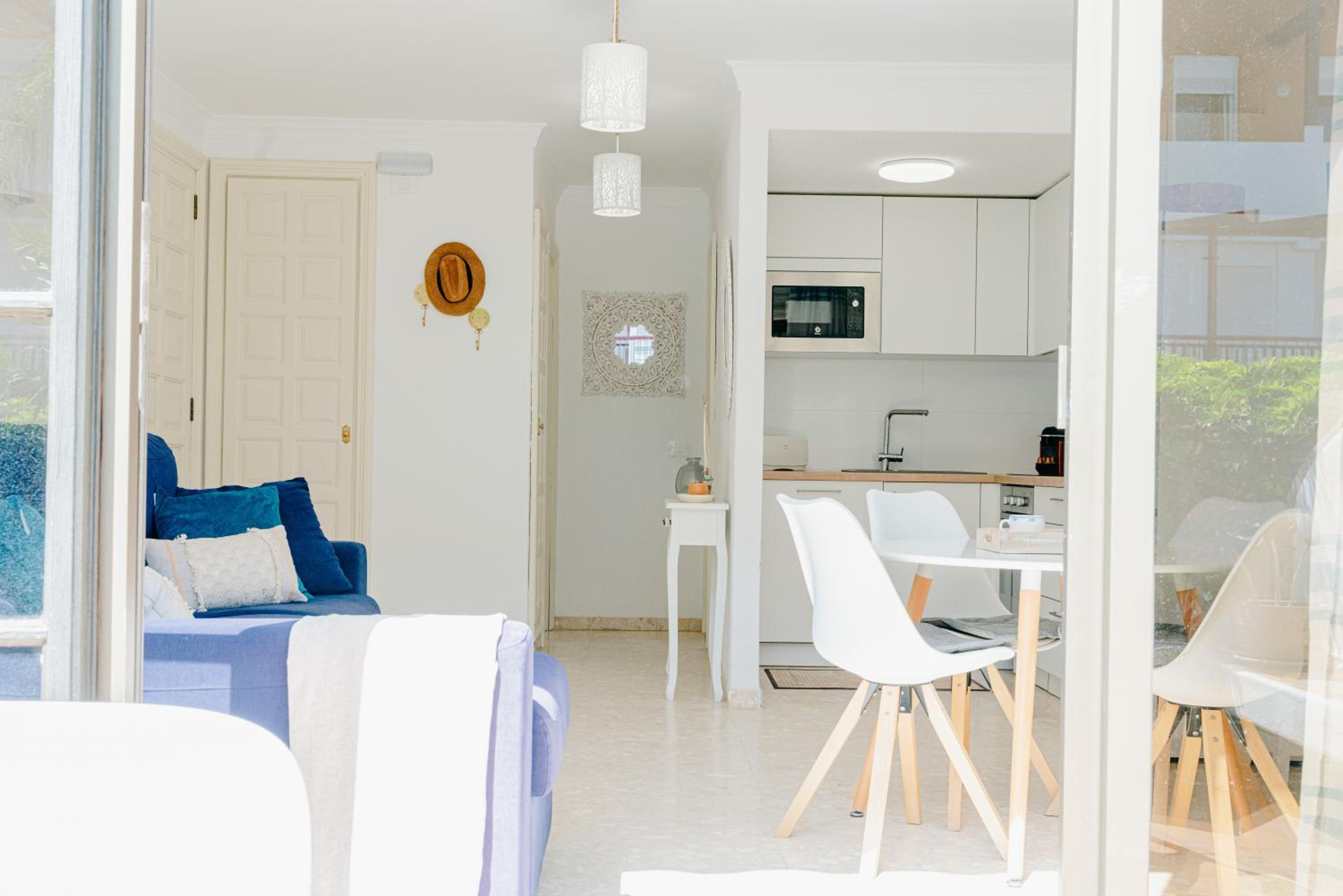 1BDR Sunny Terrace Apartment