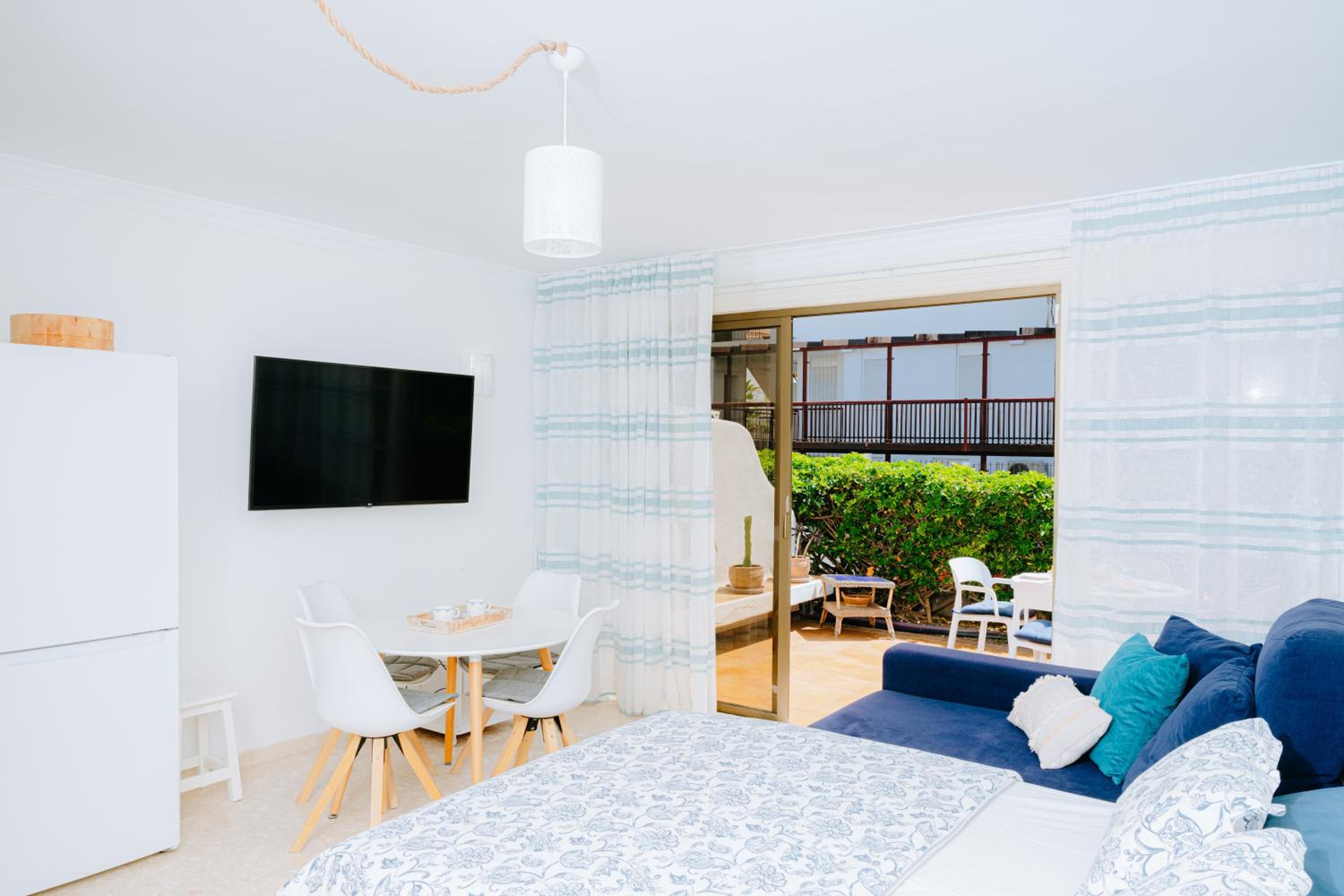 1BDR Sunny Terrace Apartment