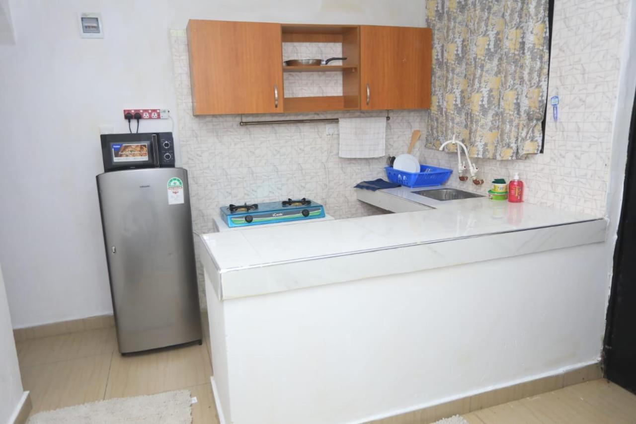 One bedroom fully furnished apartment at bamburi view 4