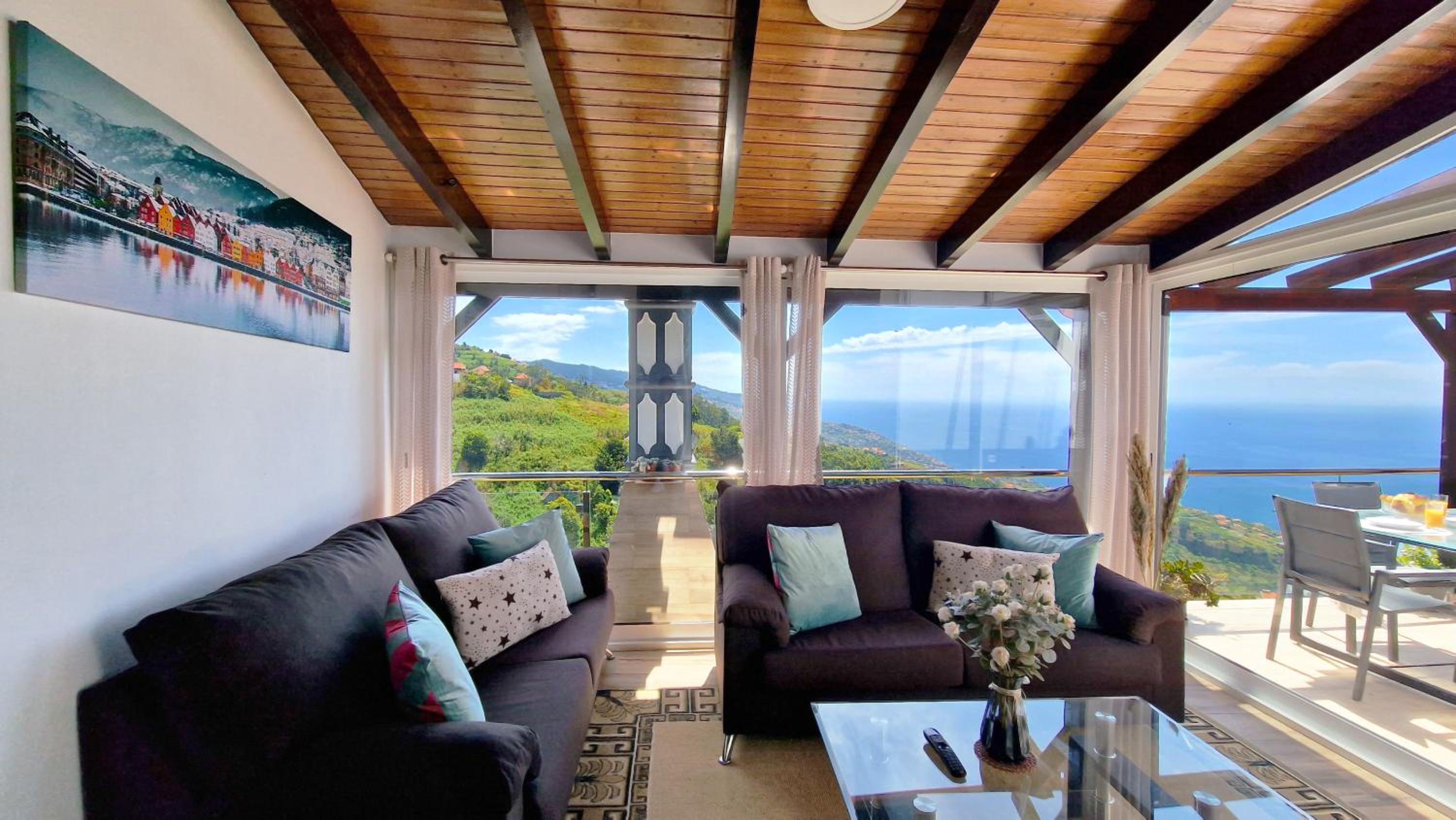 Valley Miradouro View by LovelyStay