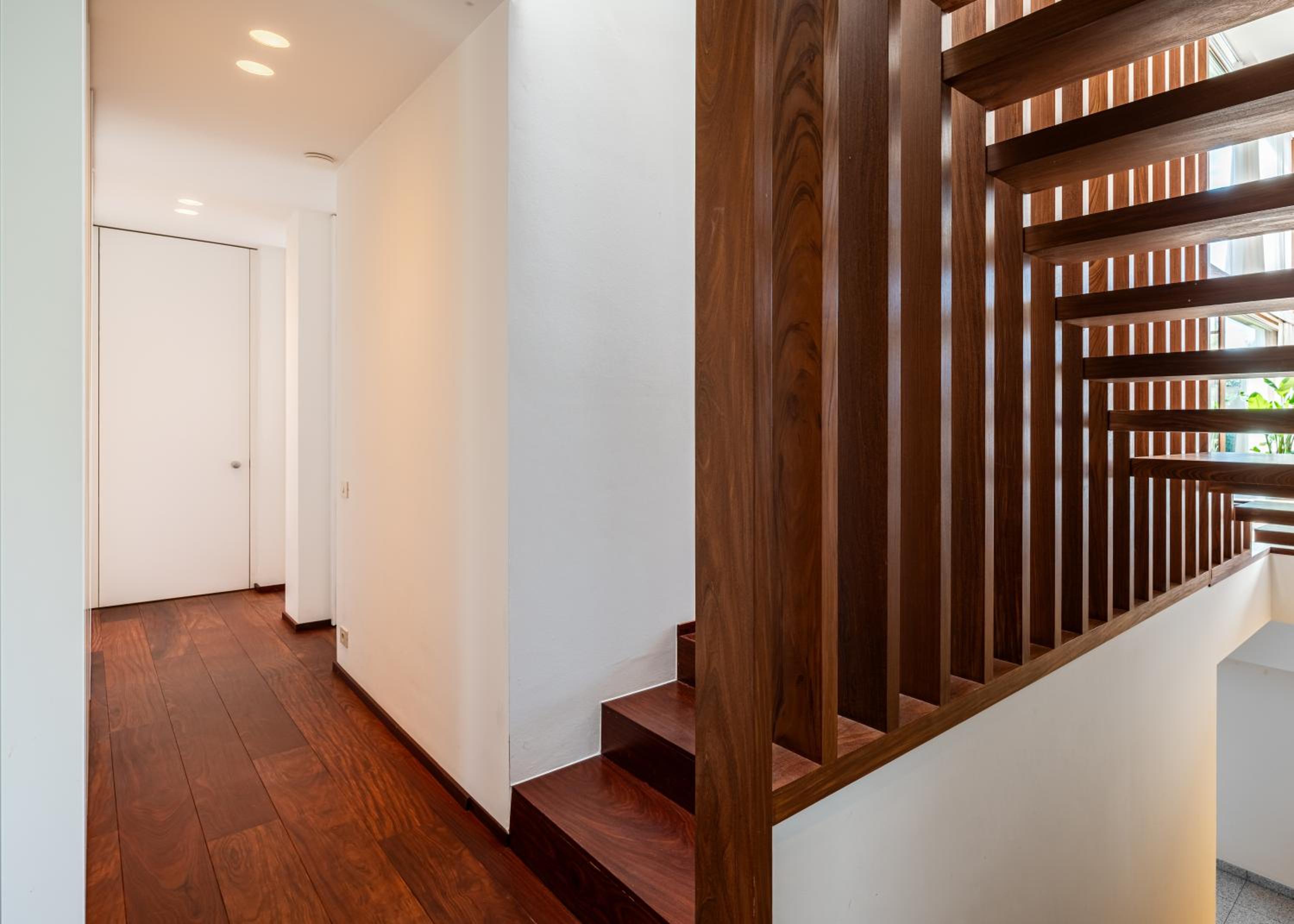 Villa Picasso - Lux Living