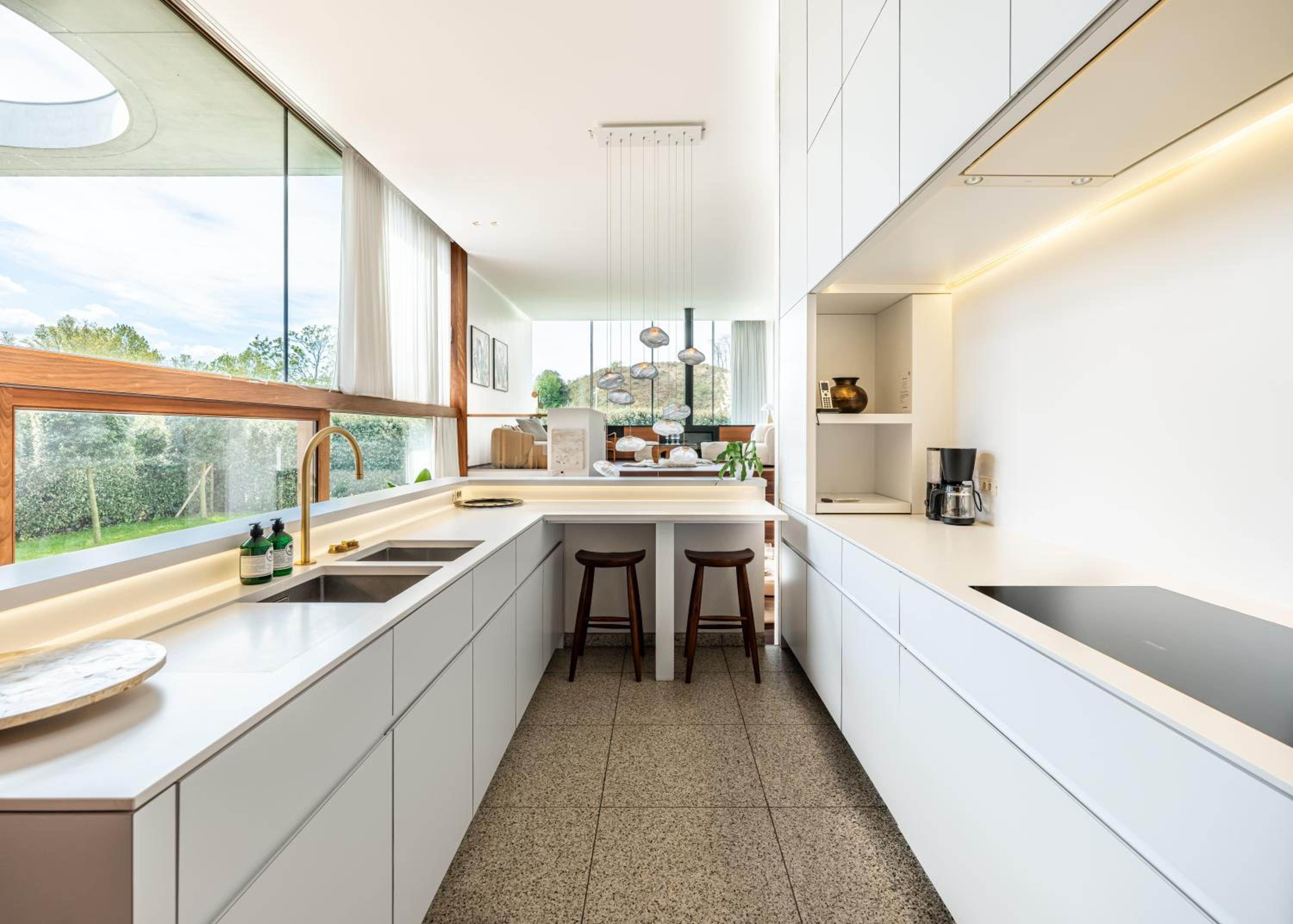 Villa Picasso - Lux Living