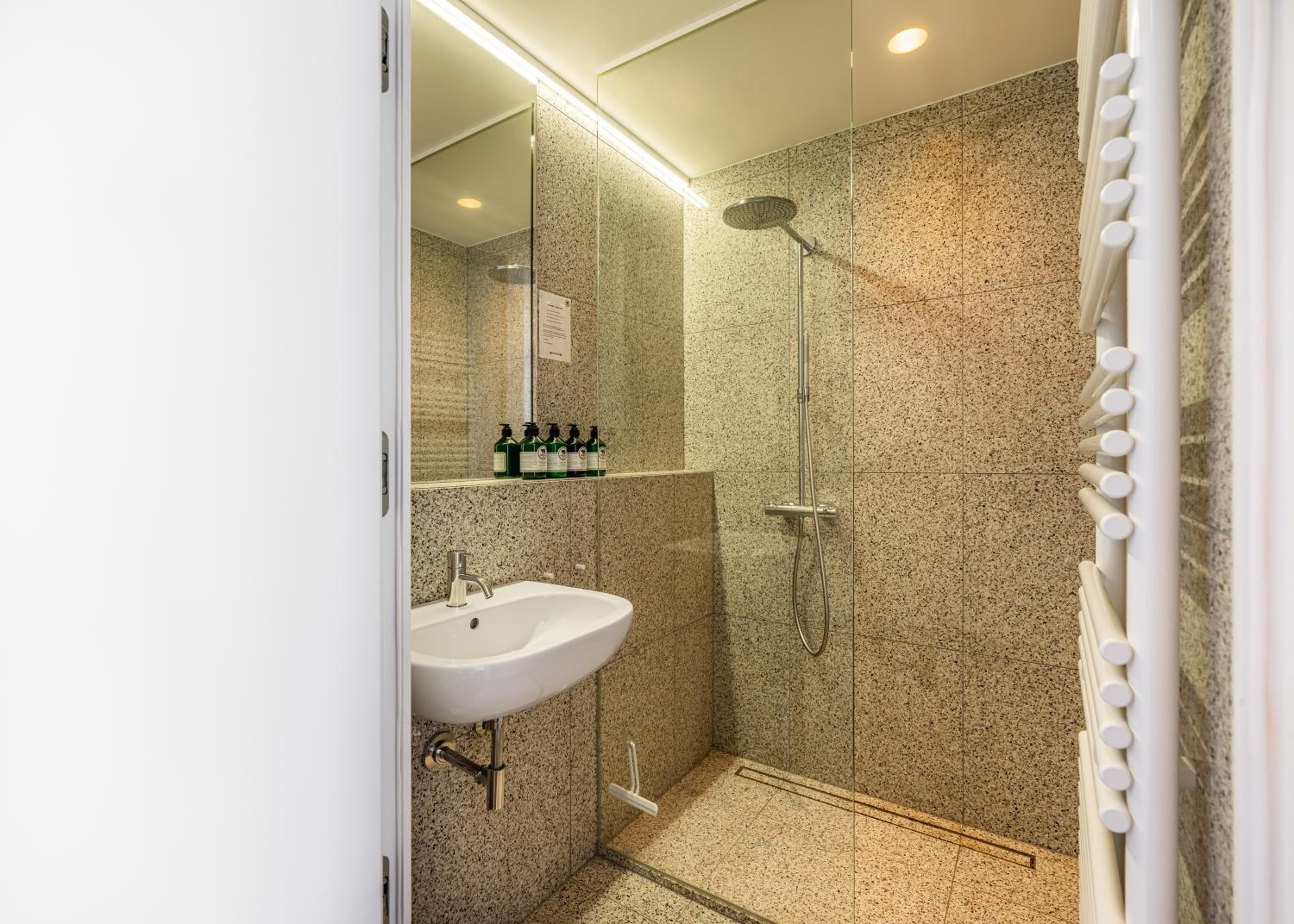 Villa Picasso - Lux Living