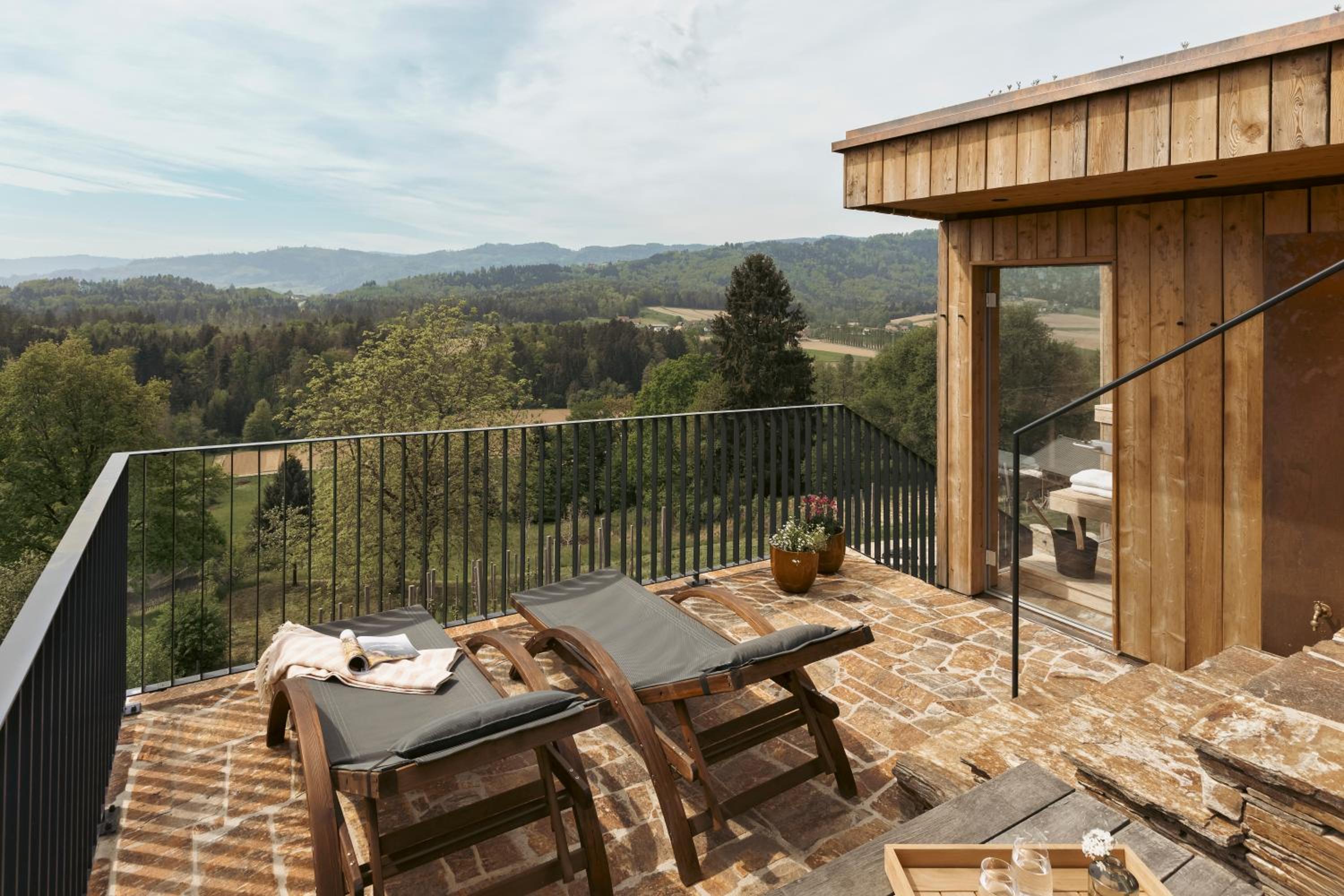 Am Wildbachberg - Luxus Ferienhäuser mit Infinitypool, Privatsauna und Weinkeller