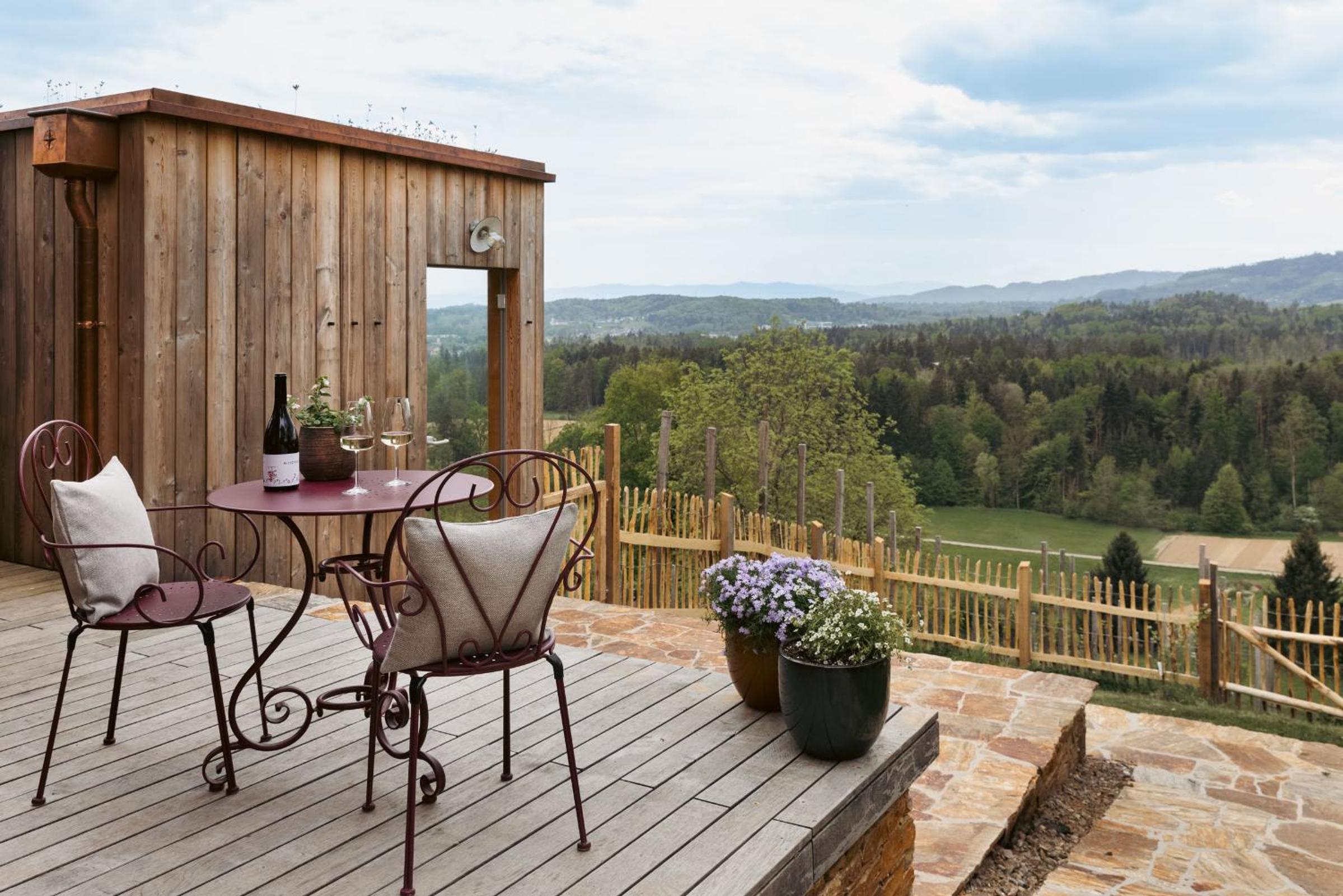 Am Wildbachberg - Luxus Ferienhäuser mit Infinitypool, Privatsauna und Weinkeller