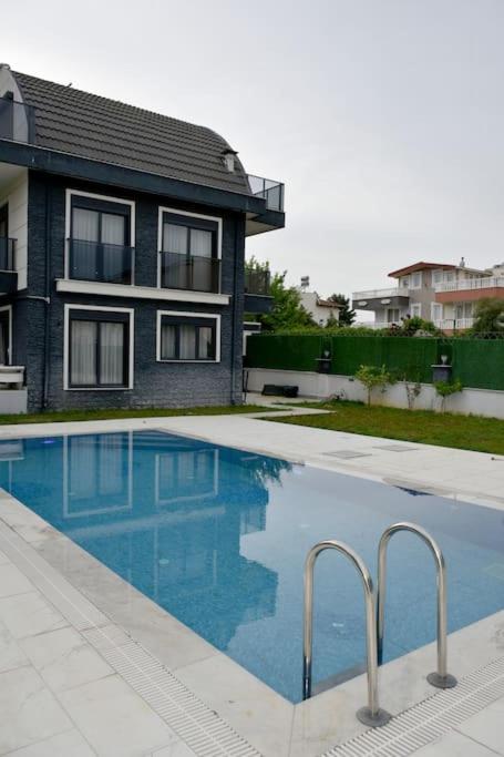 ŞAHNAZ VİLLA Suits view 4
