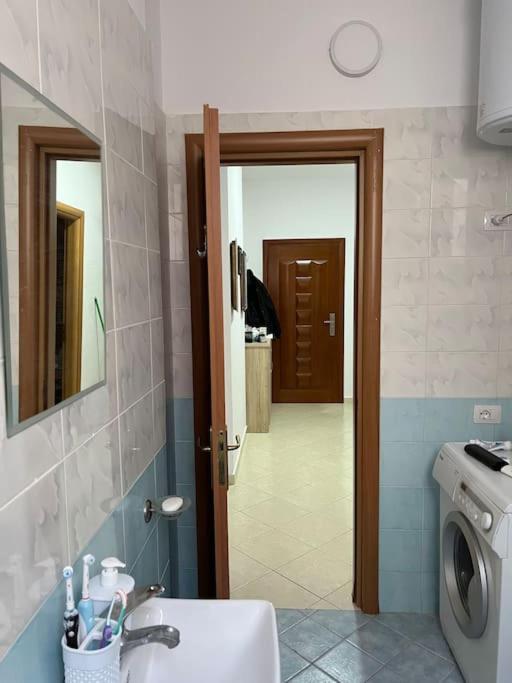 Valona Sunny Apartment - Lungomare Vlore