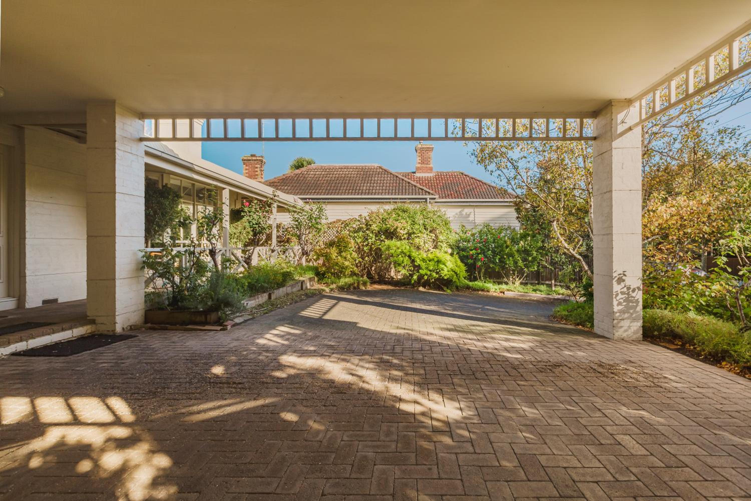 Family friendly Art Deco Garden Patio WiFi WFH