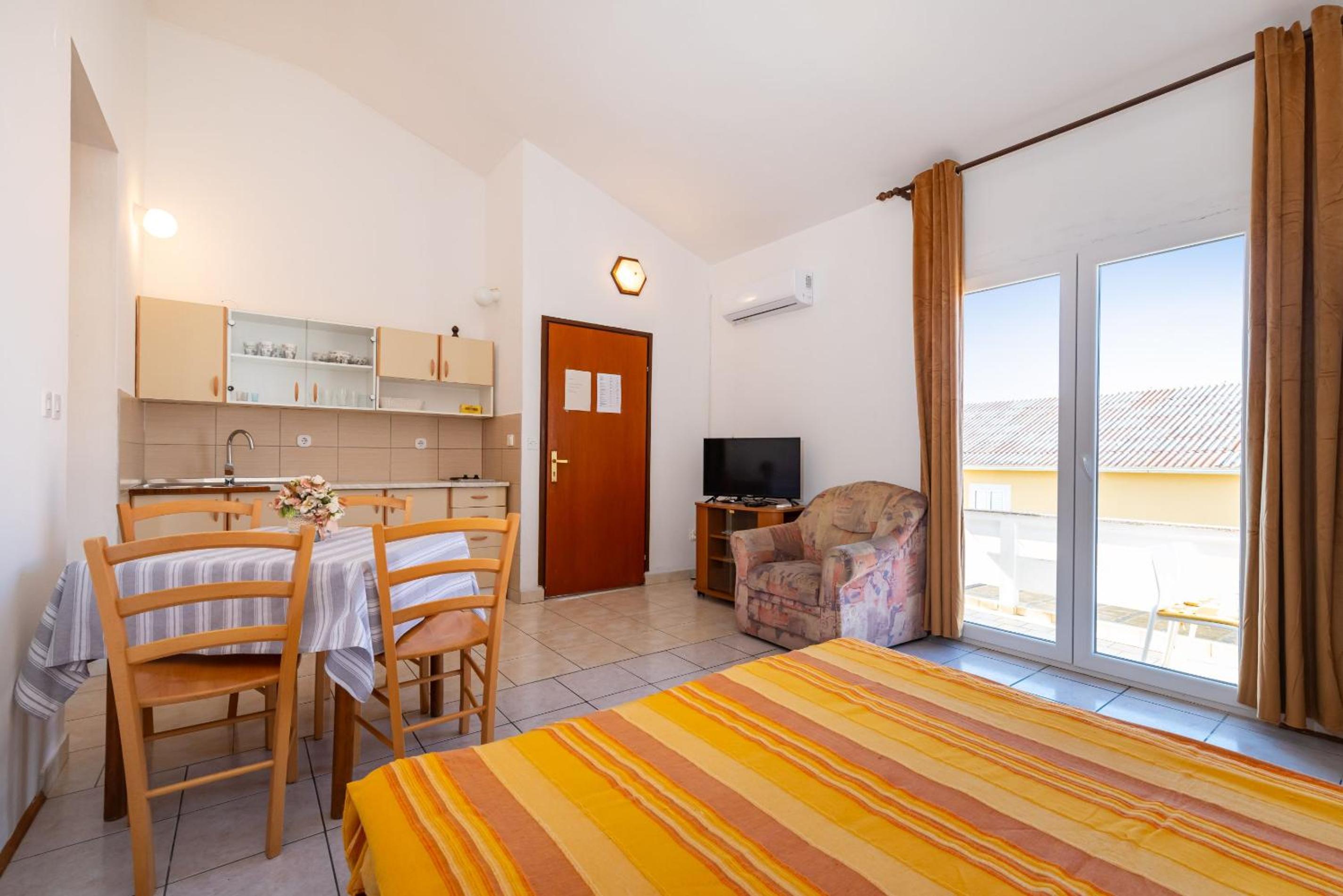 Apartments Valy Center Novalja