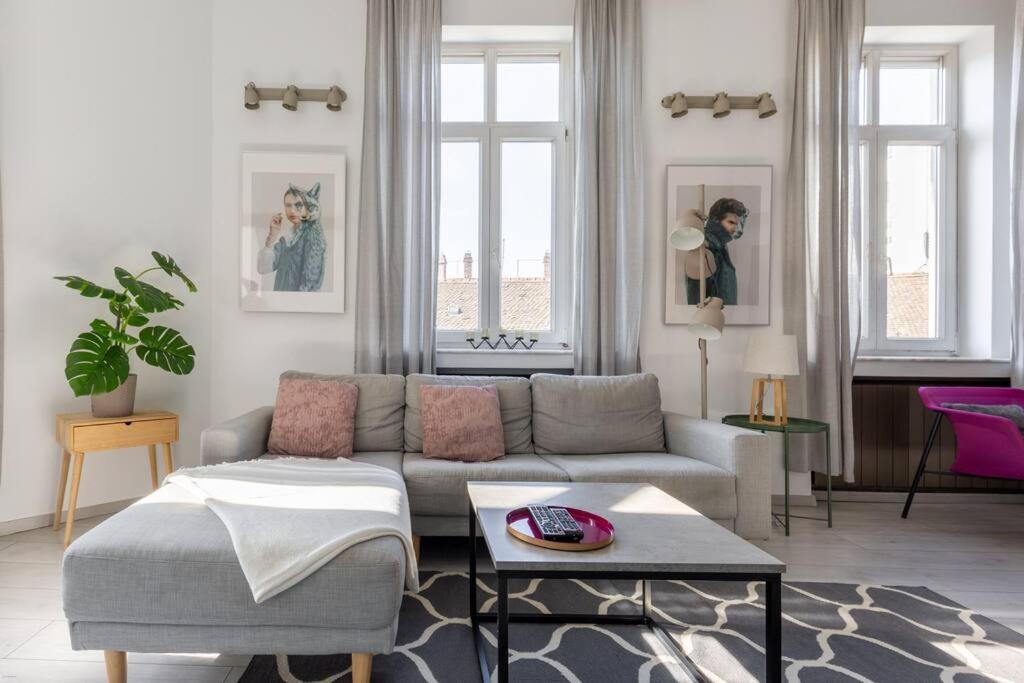 Quaint and Cozy 2-BR Home in the City Center view 5